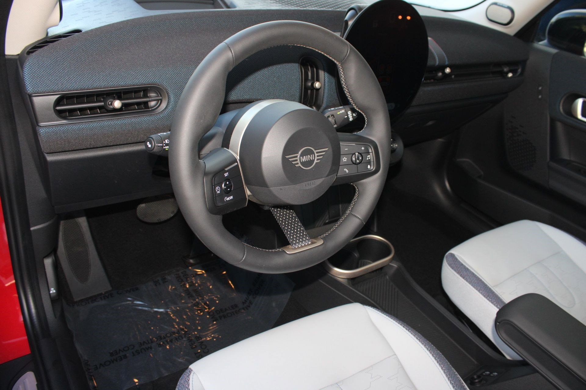 2025 Mini Cooper 2 Door Hardtop Signature photo 4