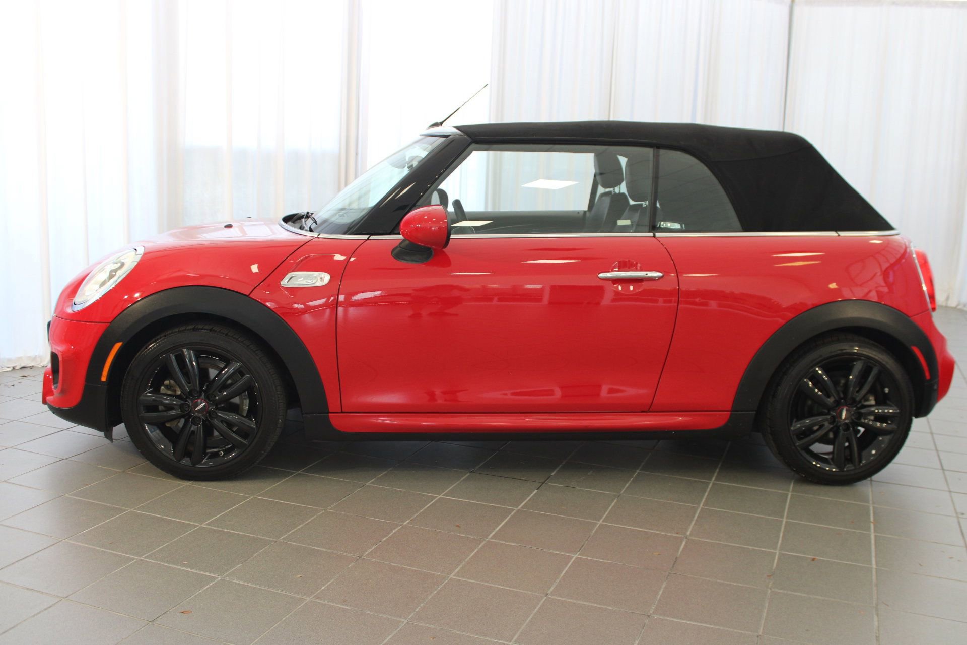 2017 Mini Cooper Convertible S photo 2