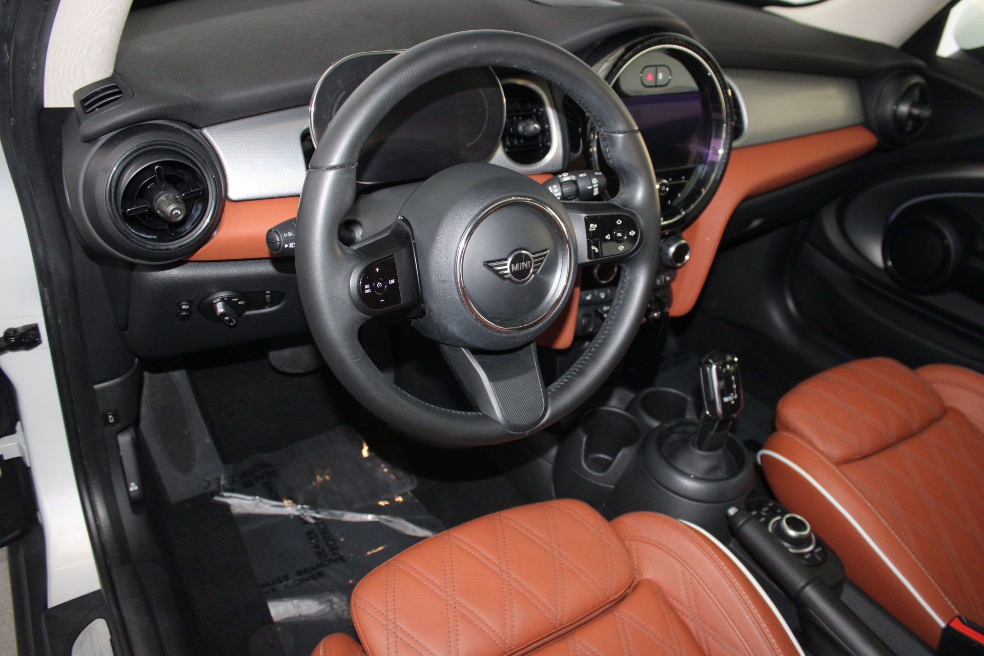 2023 Mini Cooper 2 Door Hardtop Signature photo 4