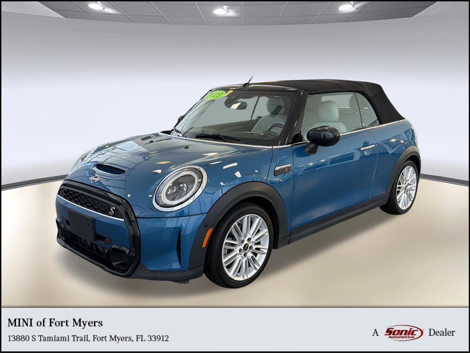 2023 MINI Convertible Cooper S's photo