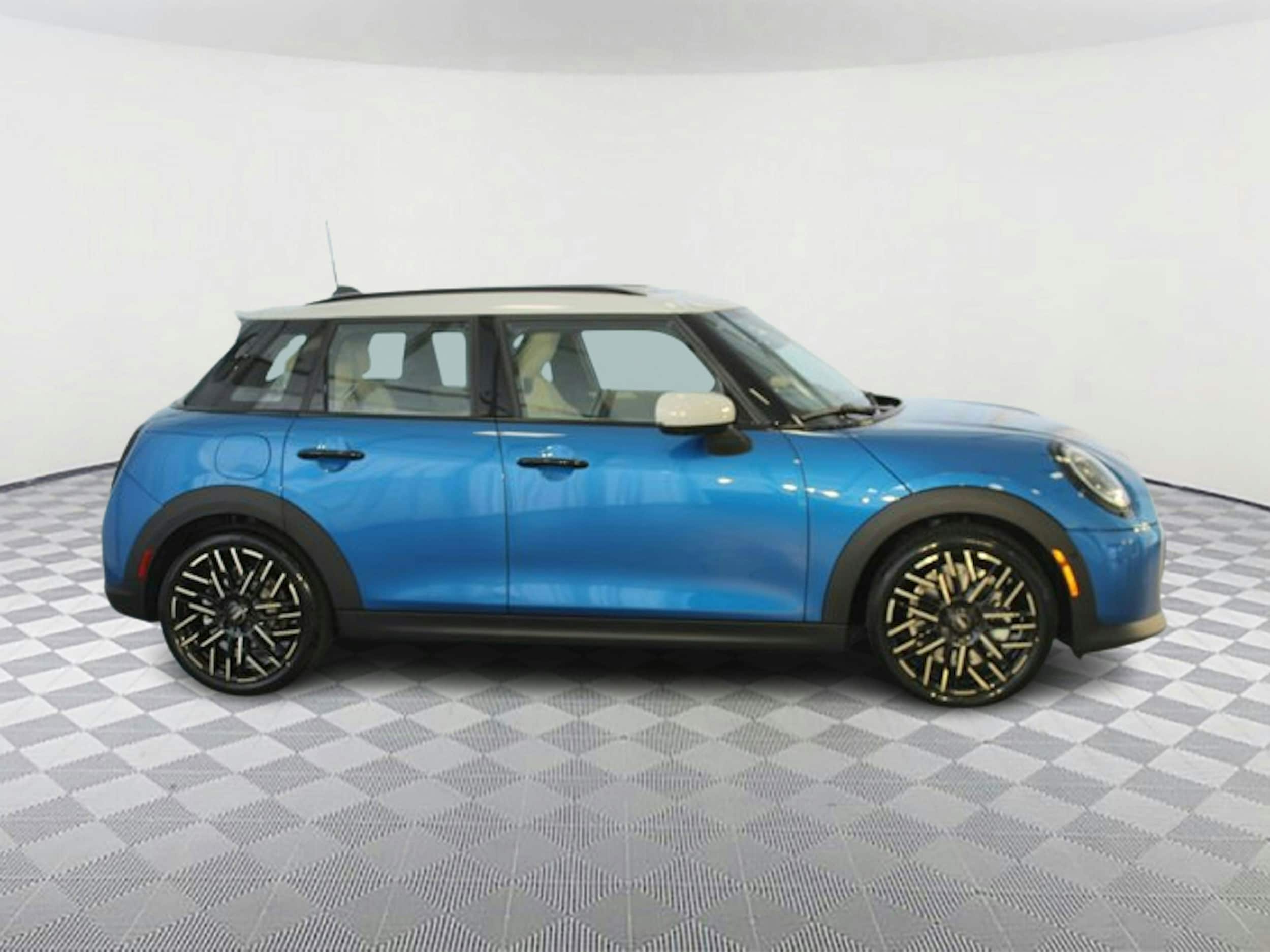 Used 2025 MINI Hardtop 4 Door S with VIN WMW53GD0XS2W47347 for sale in Fort Myers, FL