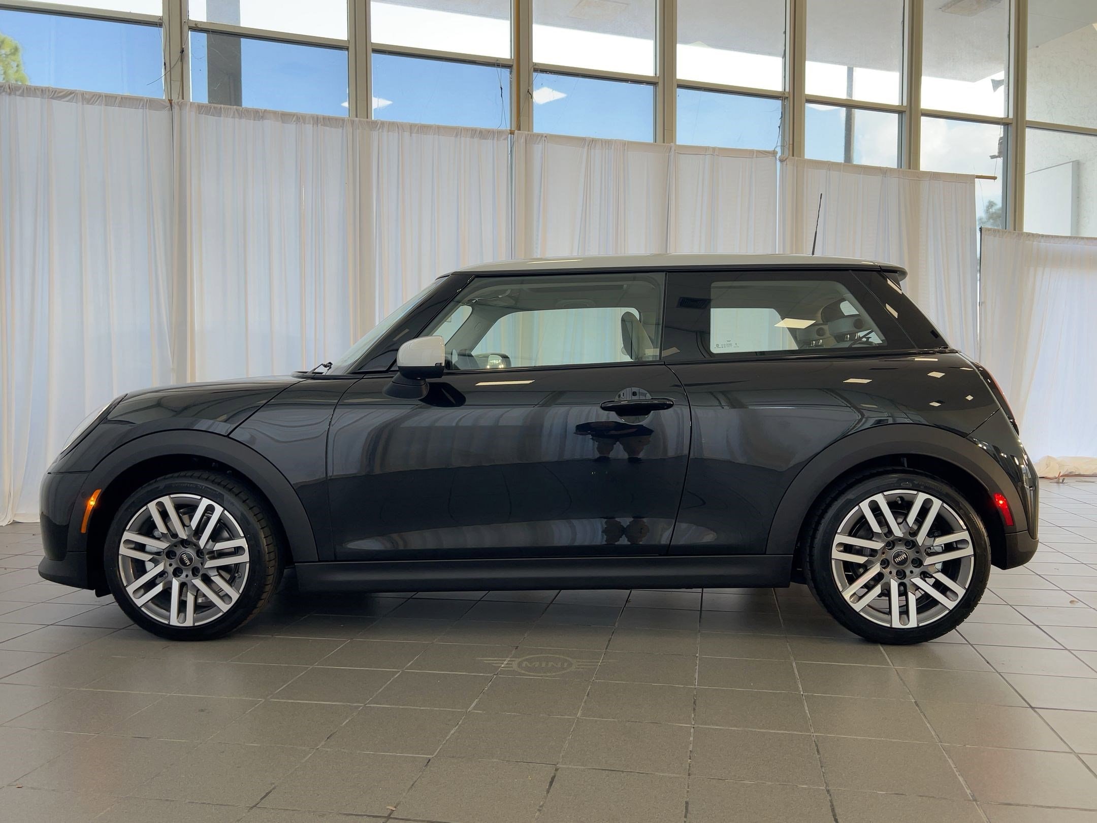 2026 MINI Hardtop 2 Door - Photo 2