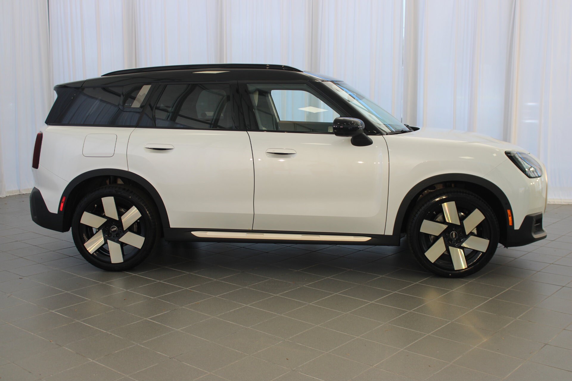 2025 Mini Countryman S ALL4 photo 2