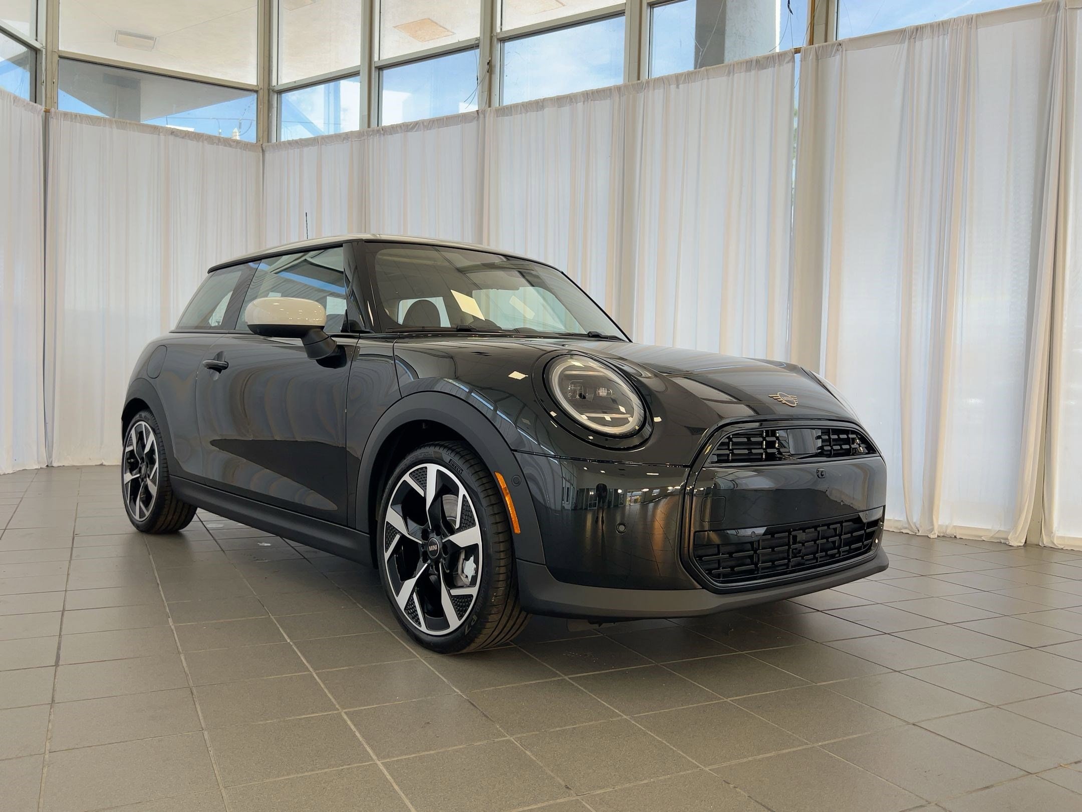 2026 MINI Hardtop 2 Door - Photo 7