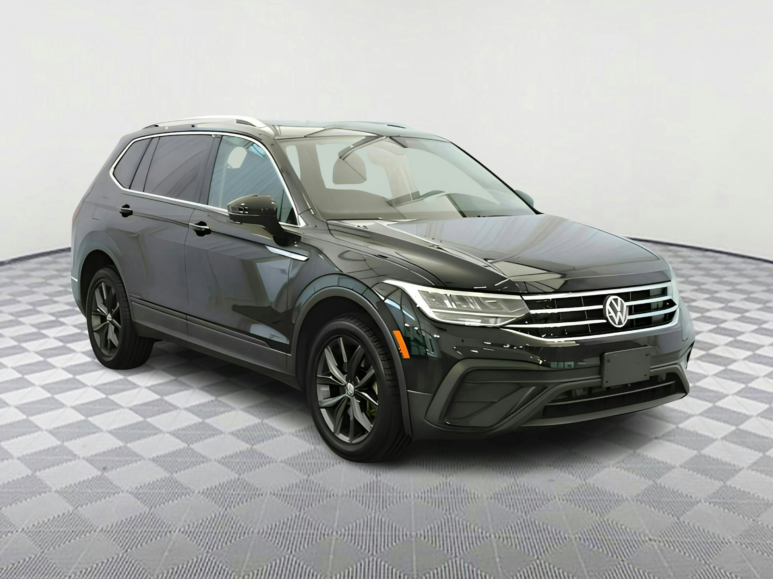 Used 2022 Volkswagen Tiguan SE with VIN 3VV2B7AX7NM169882 for sale in Fort Myers, FL