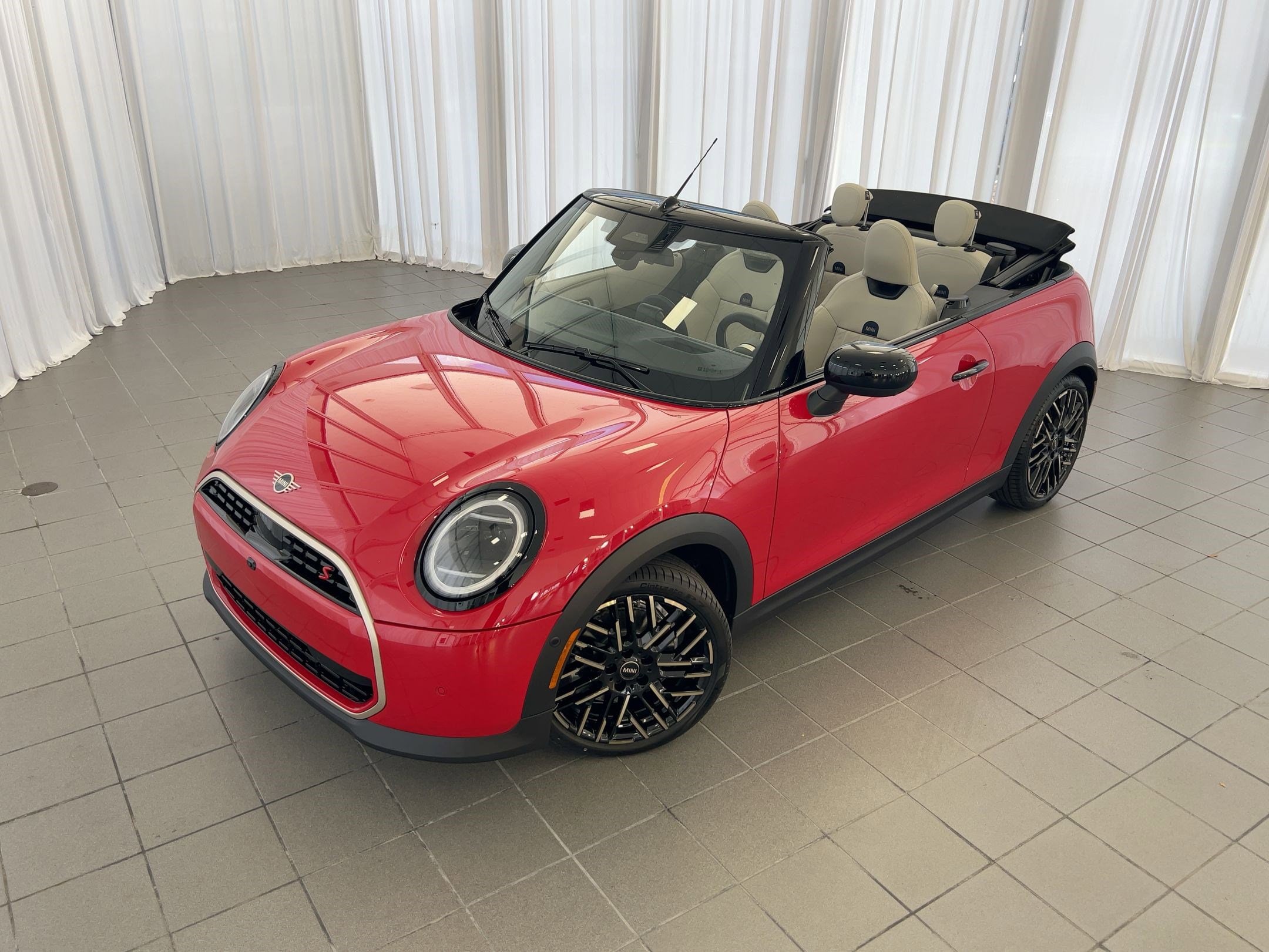 2026 MINI Convertible S - Photo 31