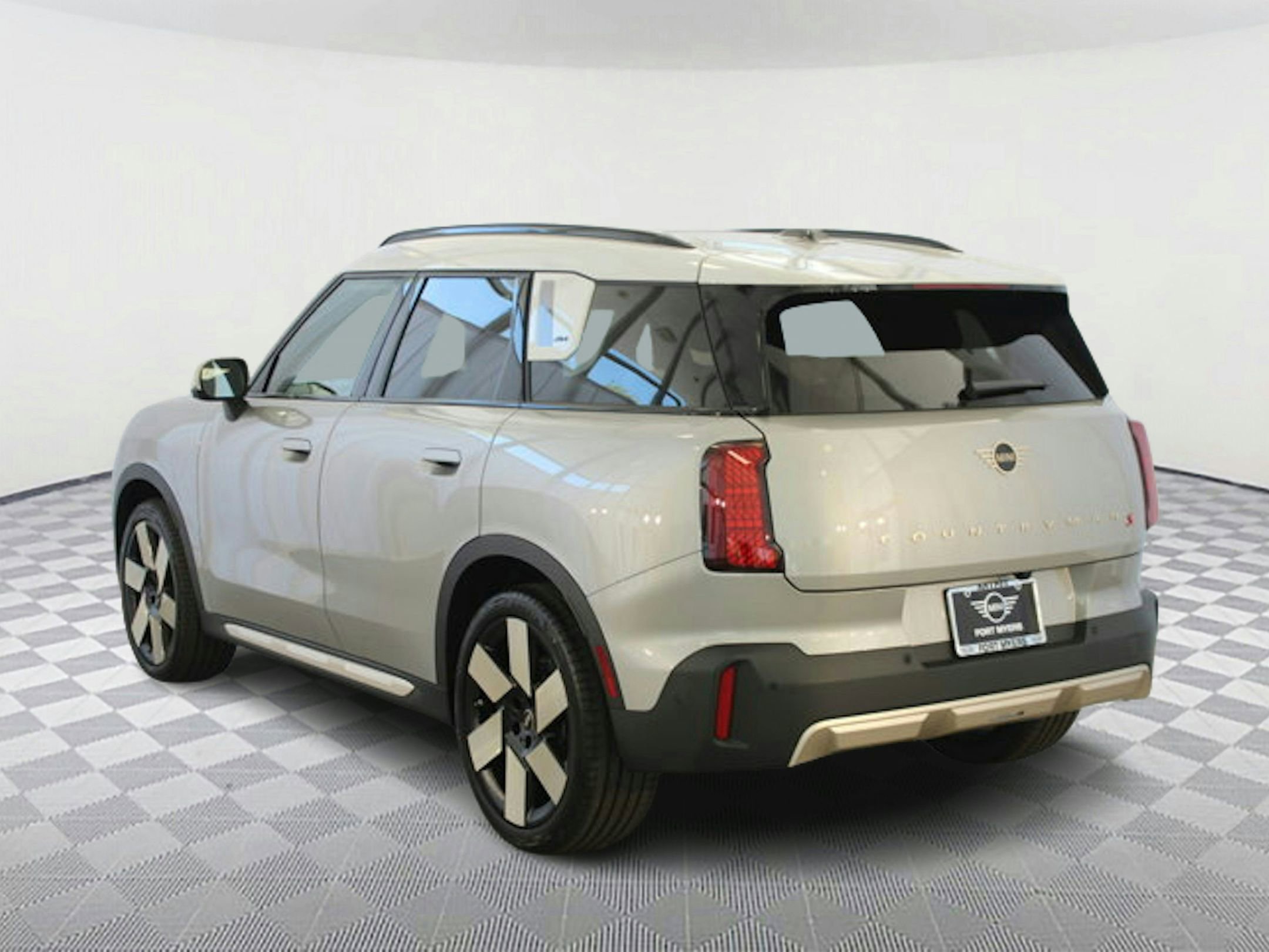 2025 Mini Countryman S ALL4 photo 2