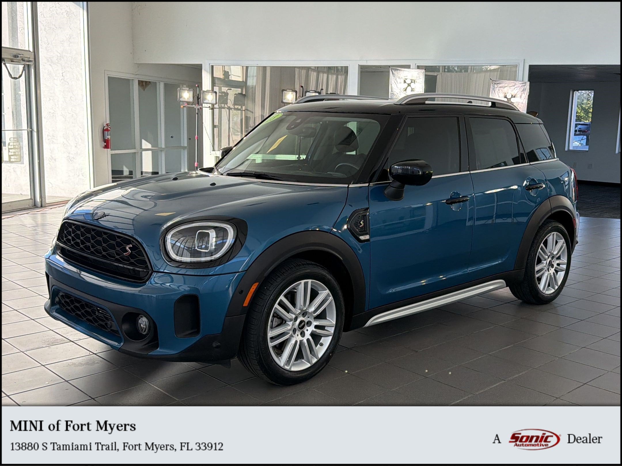 2023 MINI Countryman Cooper S's photo