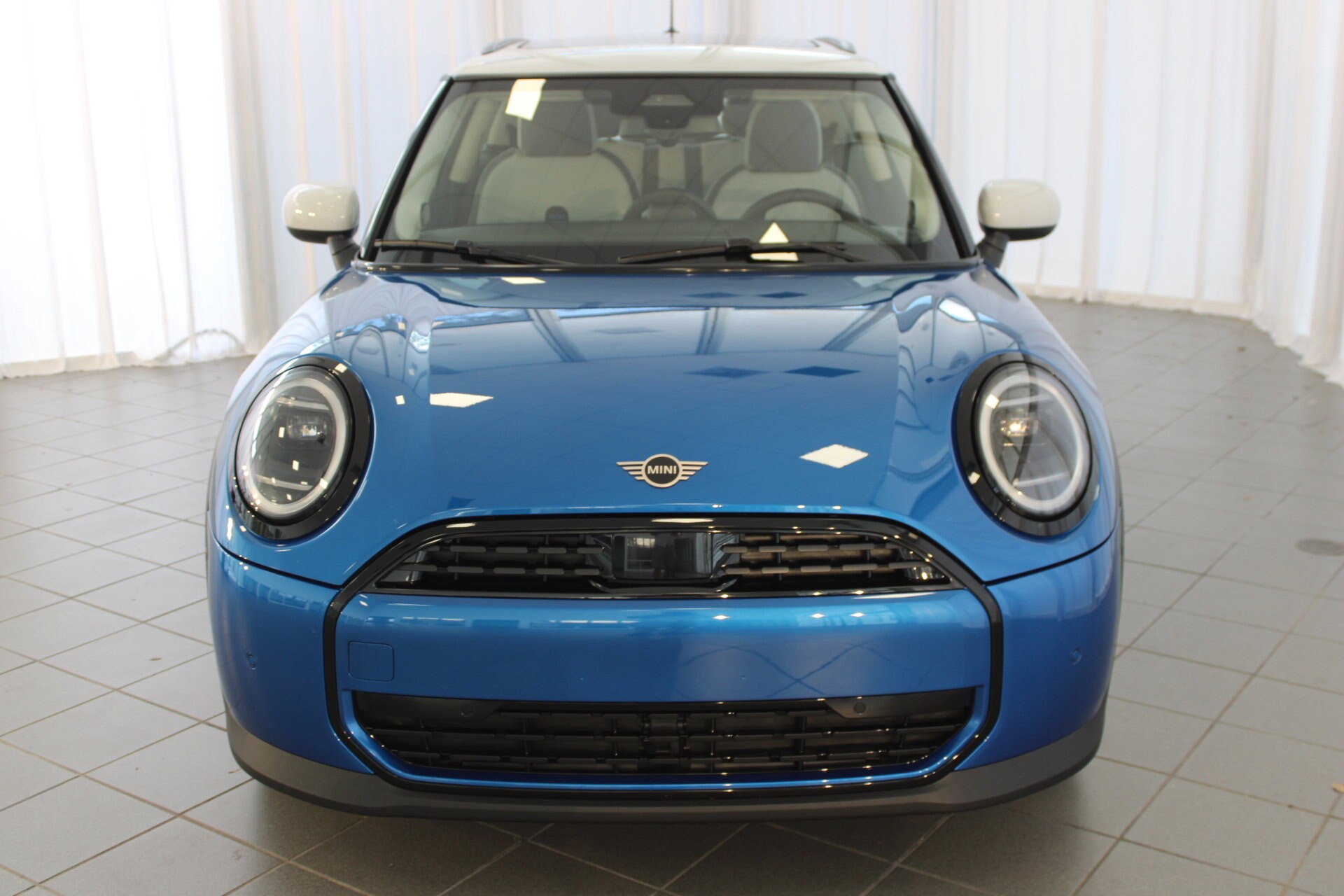 2025 Mini Cooper Signature photo 3