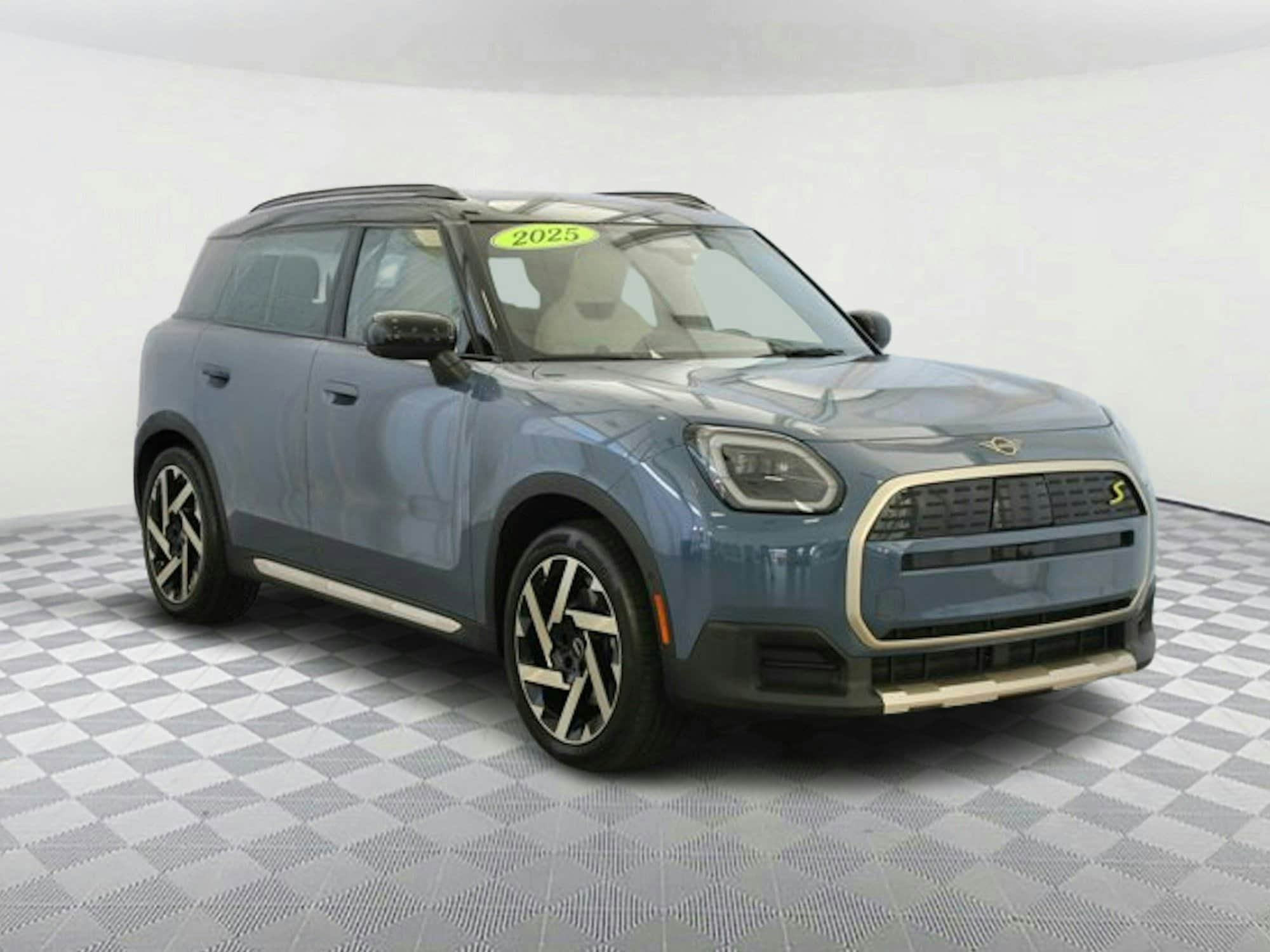 Used 2025 MINI Countryman SE with VIN WMZ53GA07S7R83564 for sale in Fort Myers, FL