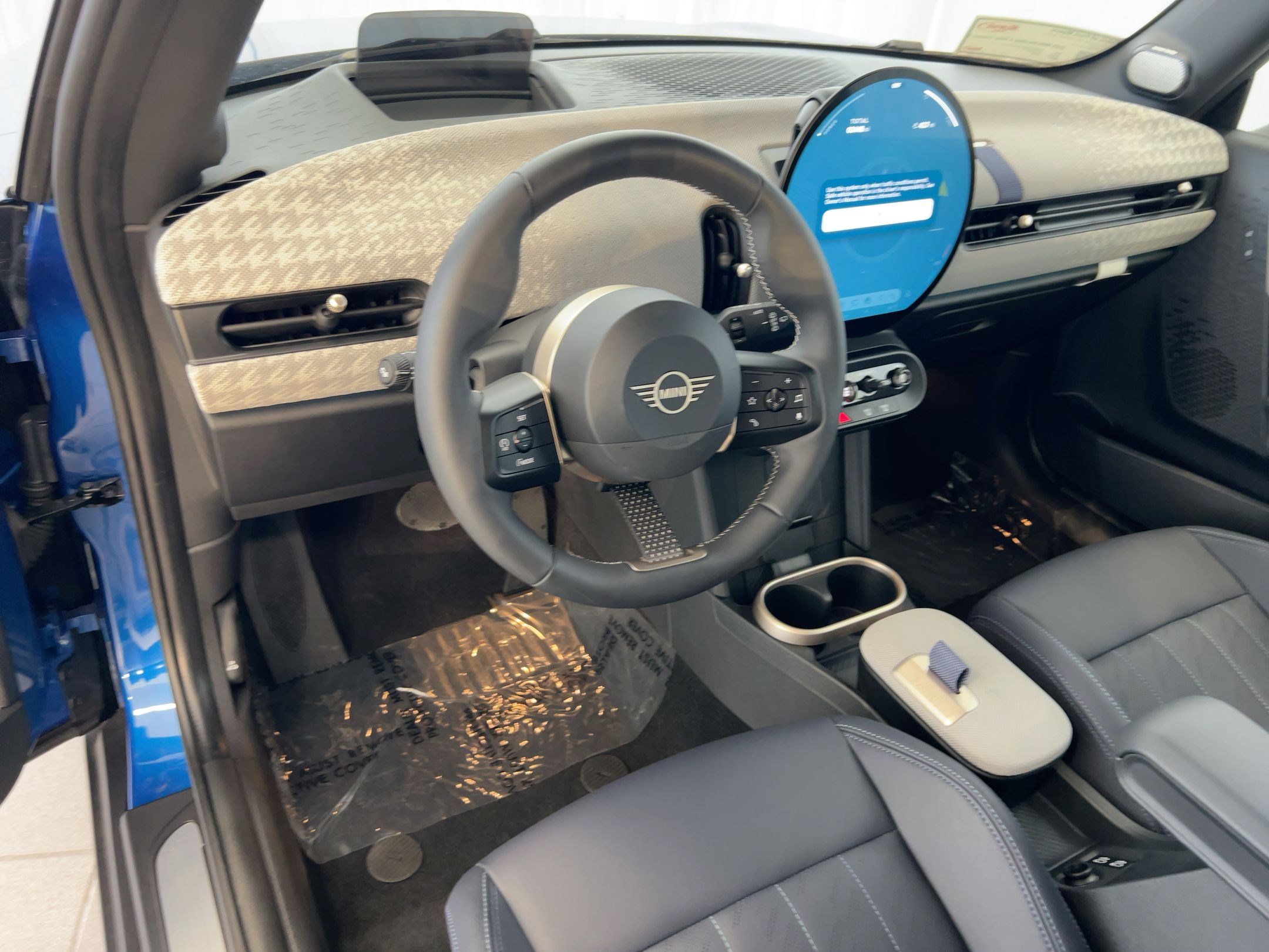 2025 Mini Cooper 2 Door Hardtop S Iconic photo 4