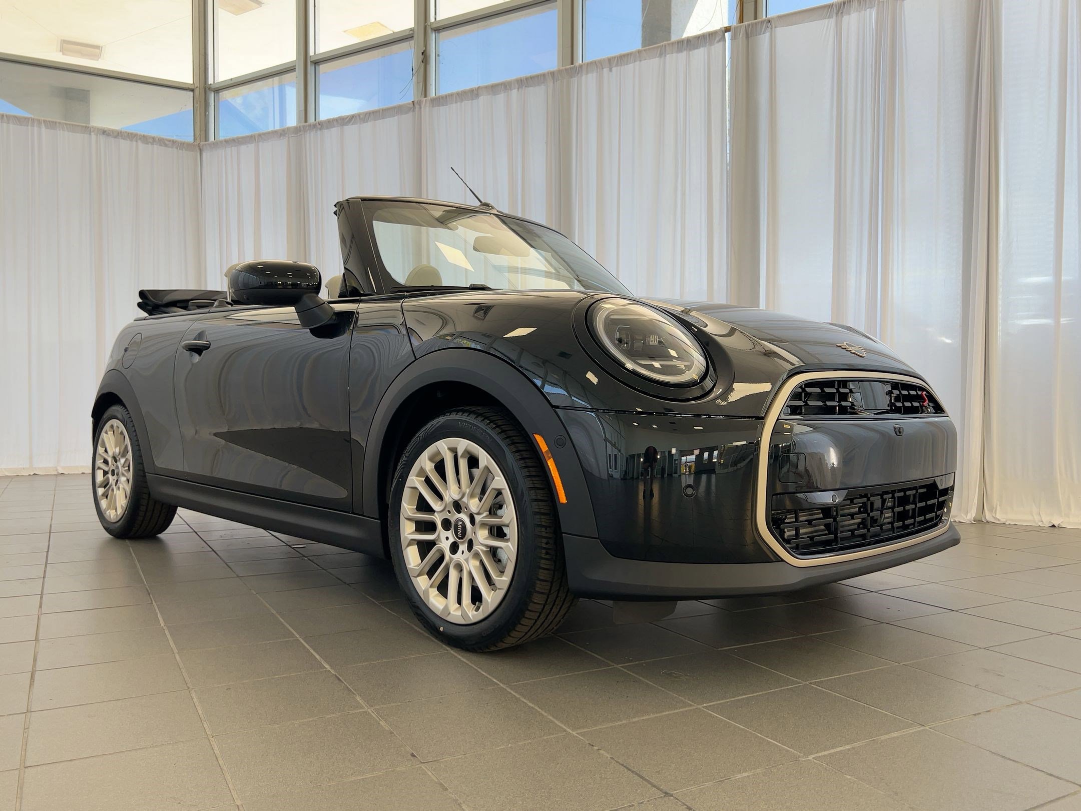 2026 MINI Convertible S - Photo 7