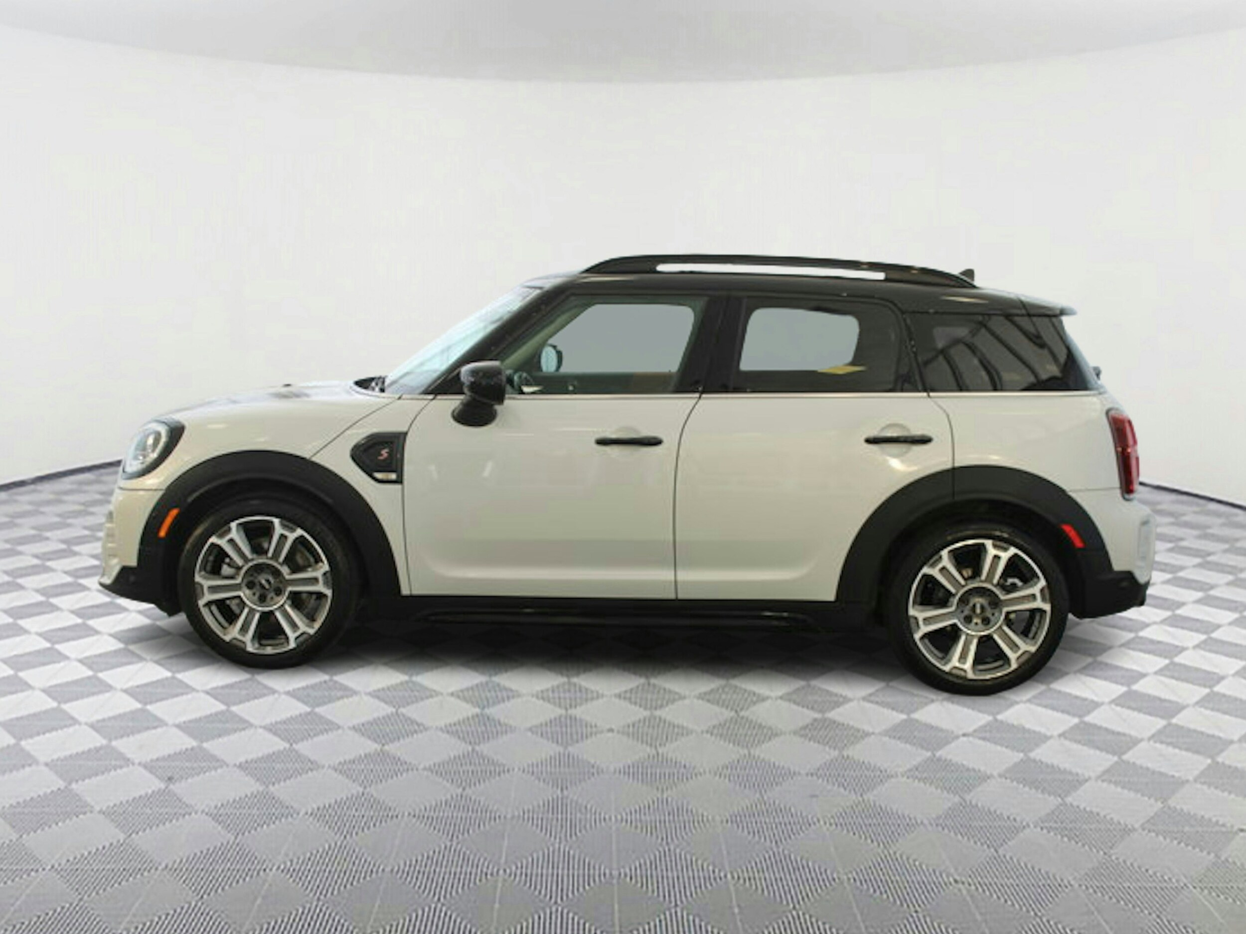 Used 2022 MINI Countryman S with VIN WMZ53BR05N3N34774 for sale in Fort Myers, FL