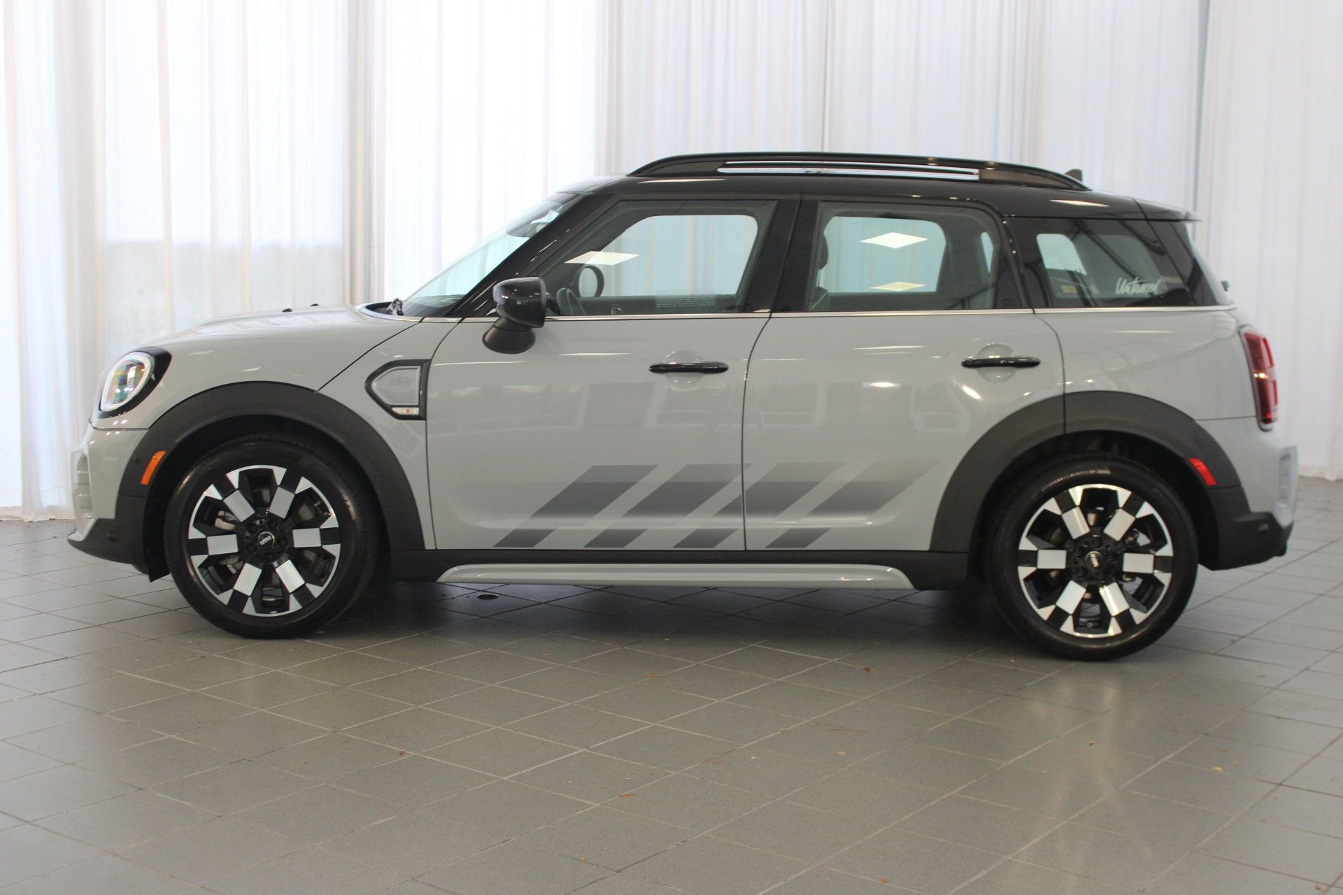 2023 Mini Countryman S photo 2