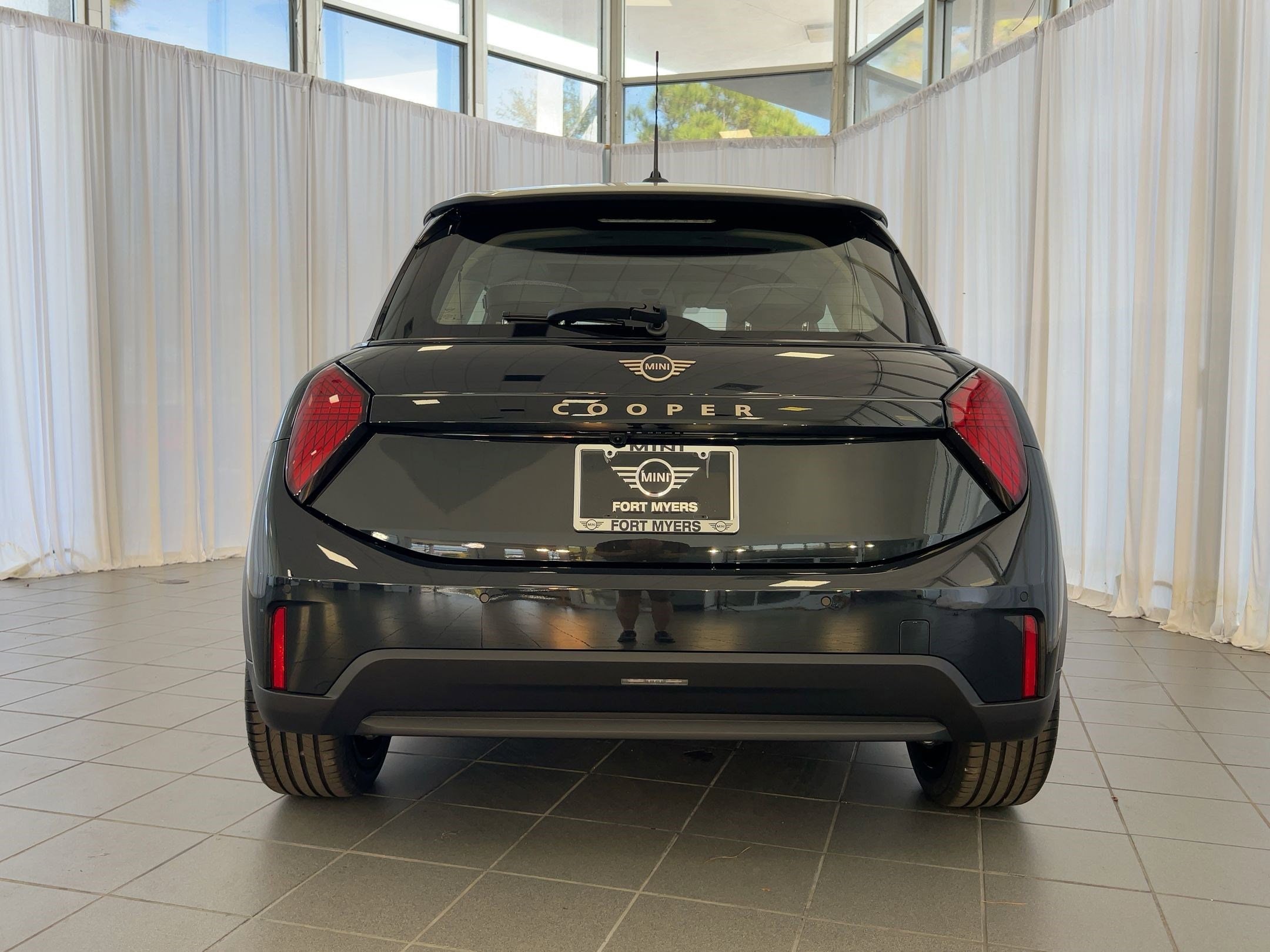 2026 MINI Hardtop 2 Door - Photo 10