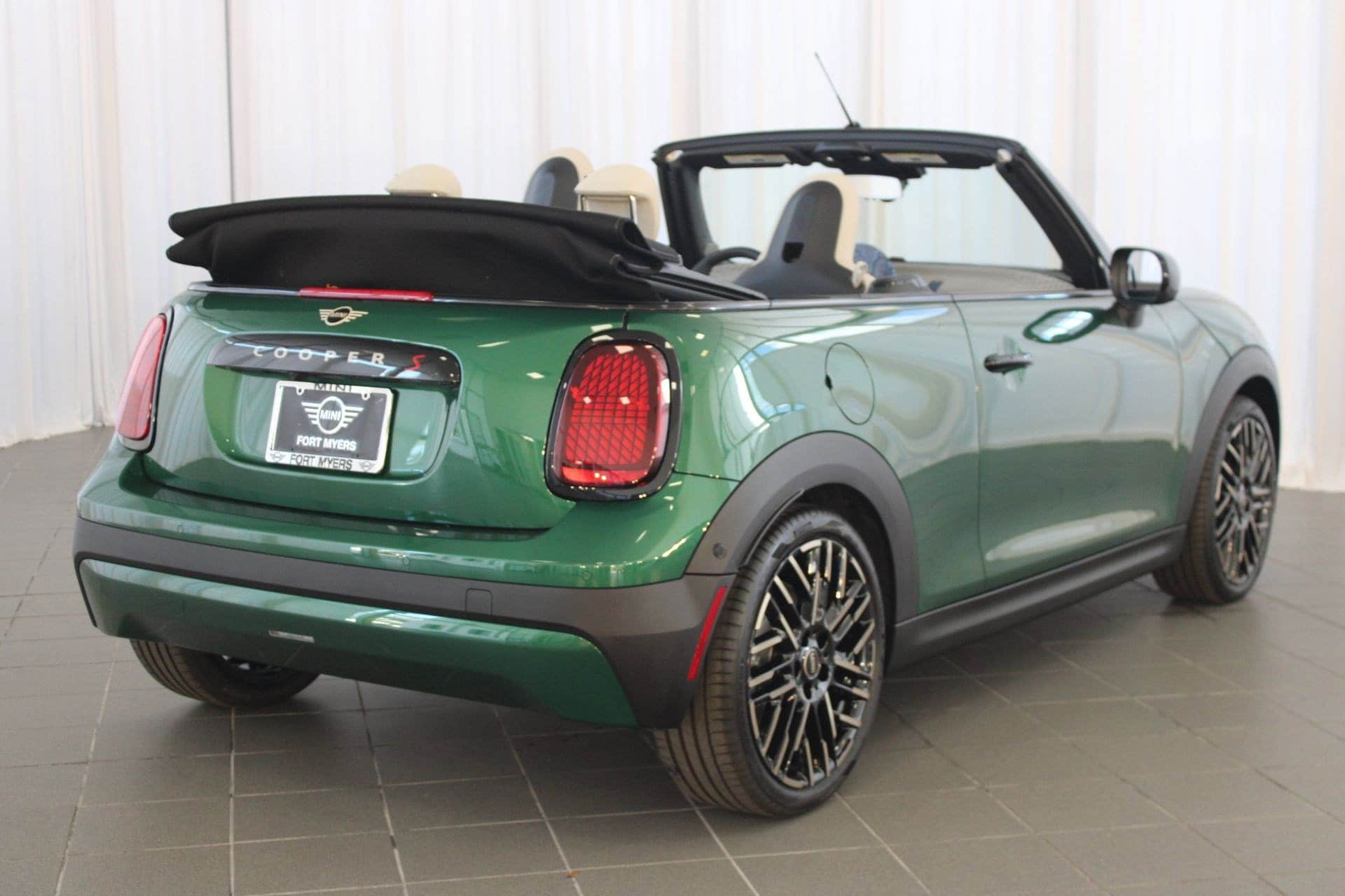 2026 MINI Convertible S - Photo 8