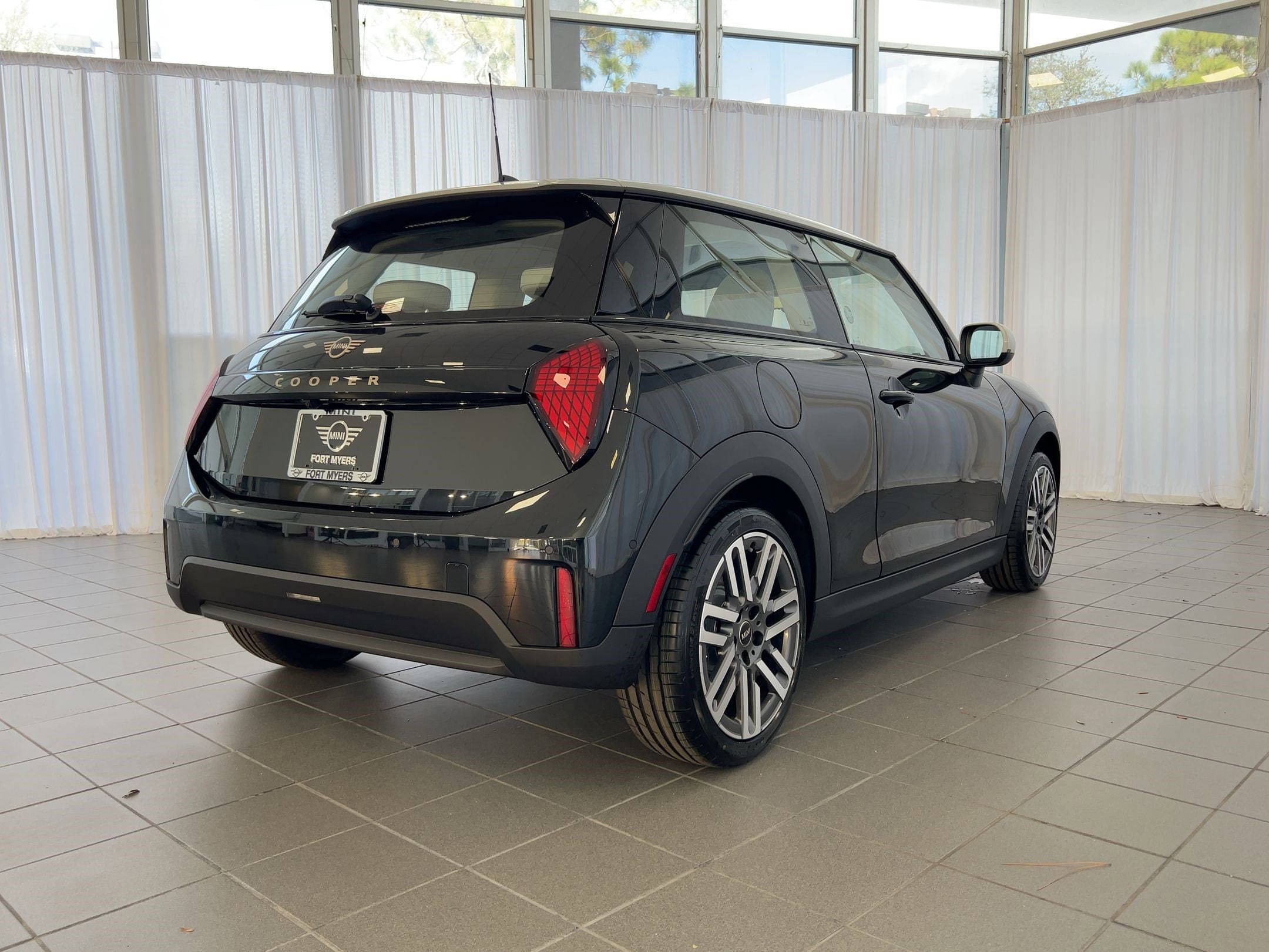2026 MINI Hardtop 2 Door - Photo 9
