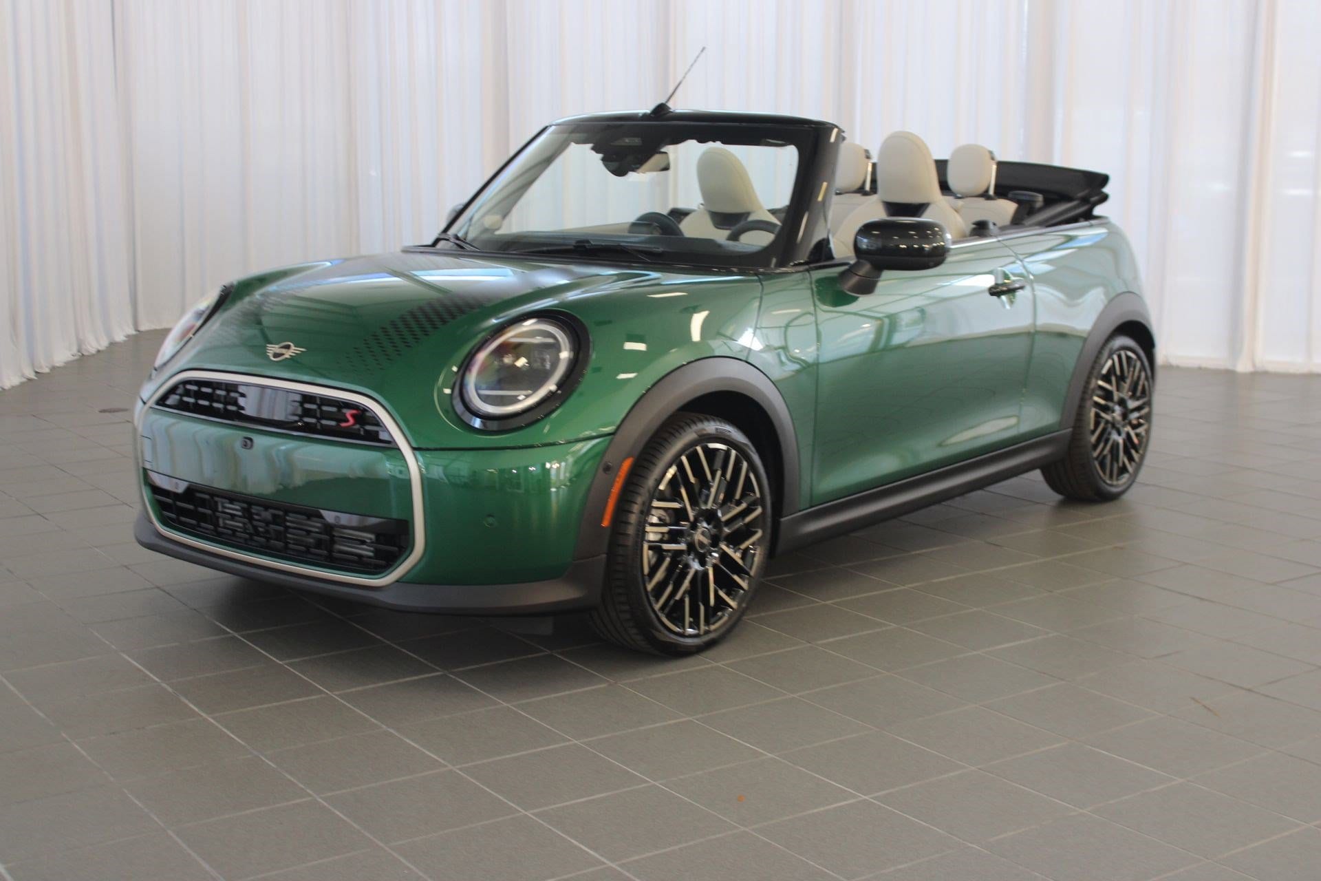 2026 MINI Convertible S - Photo 17
