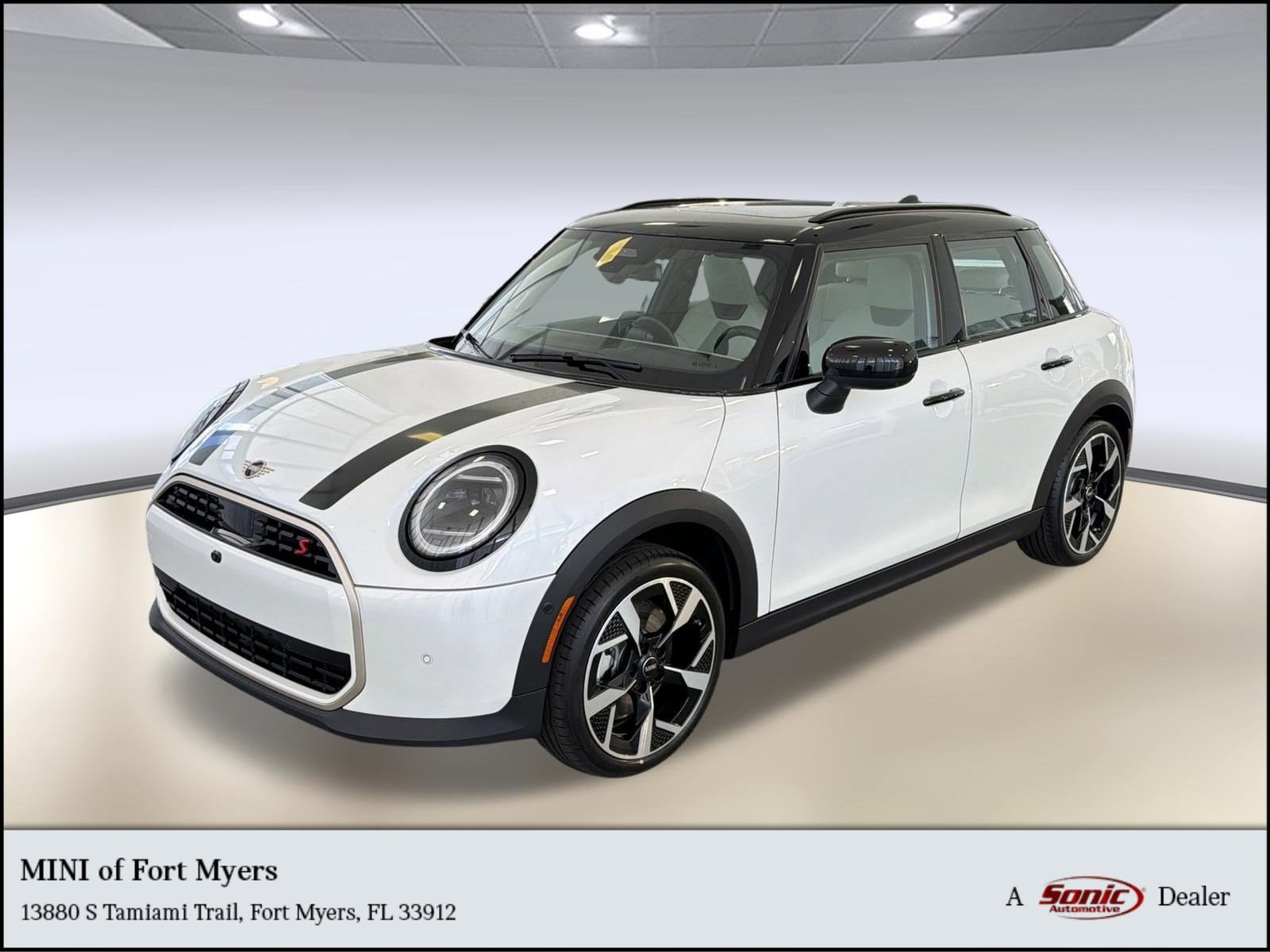 2026 MINI Hardtop Cooper S's photo