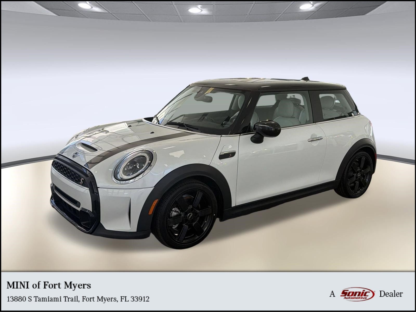 2024 MINI Hardtop Cooper S's photo