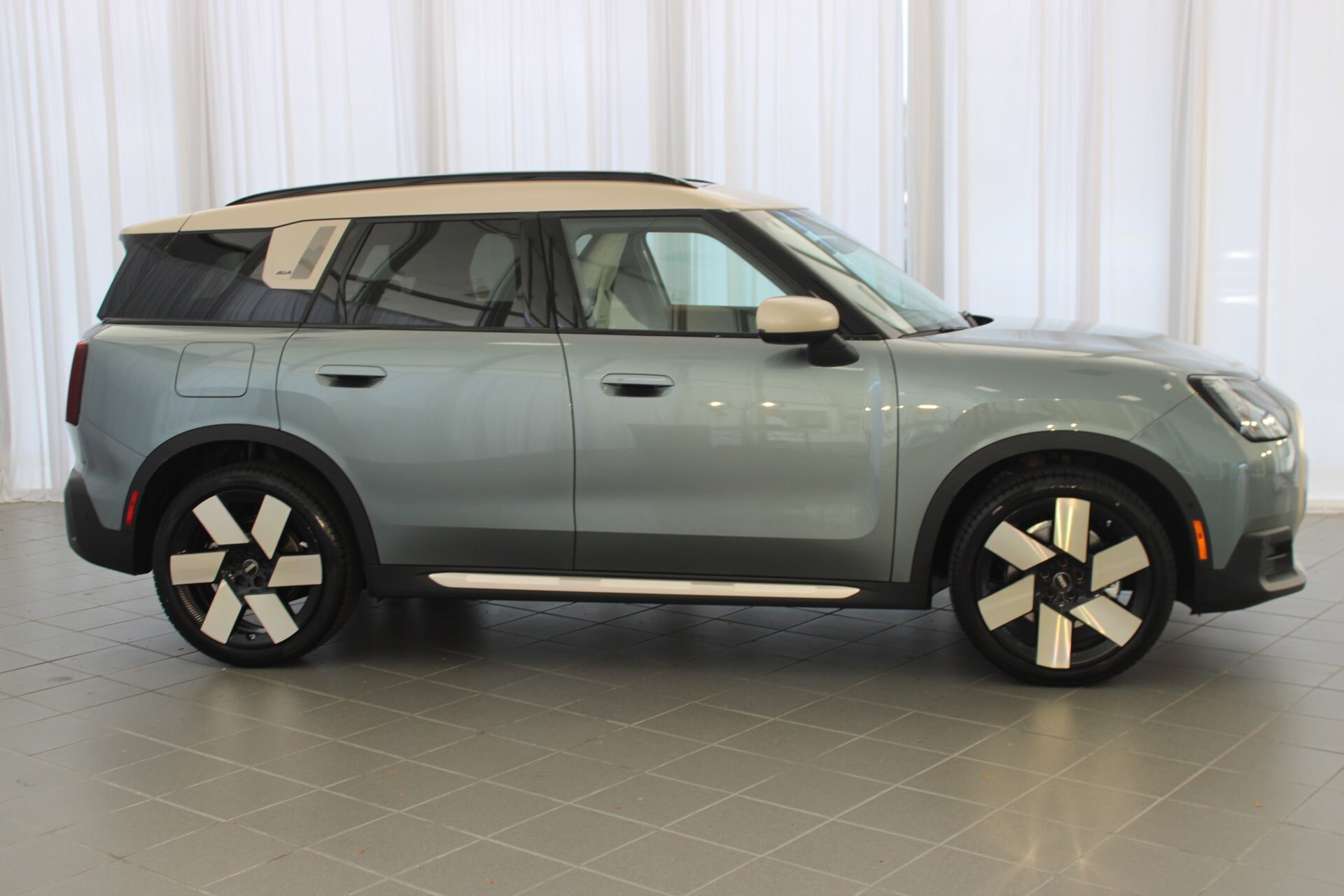 2025 Mini Countryman S ALL4 photo 2