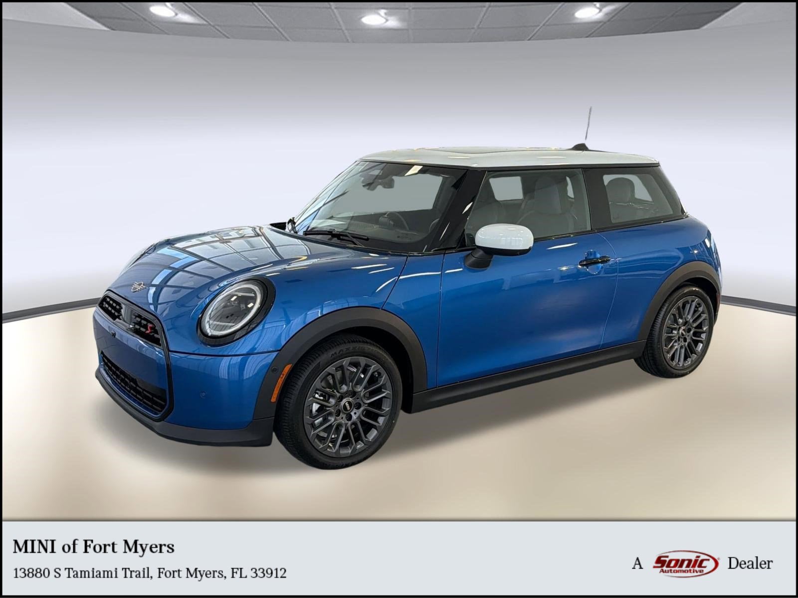 2026 MINI Hardtop Cooper S's photo