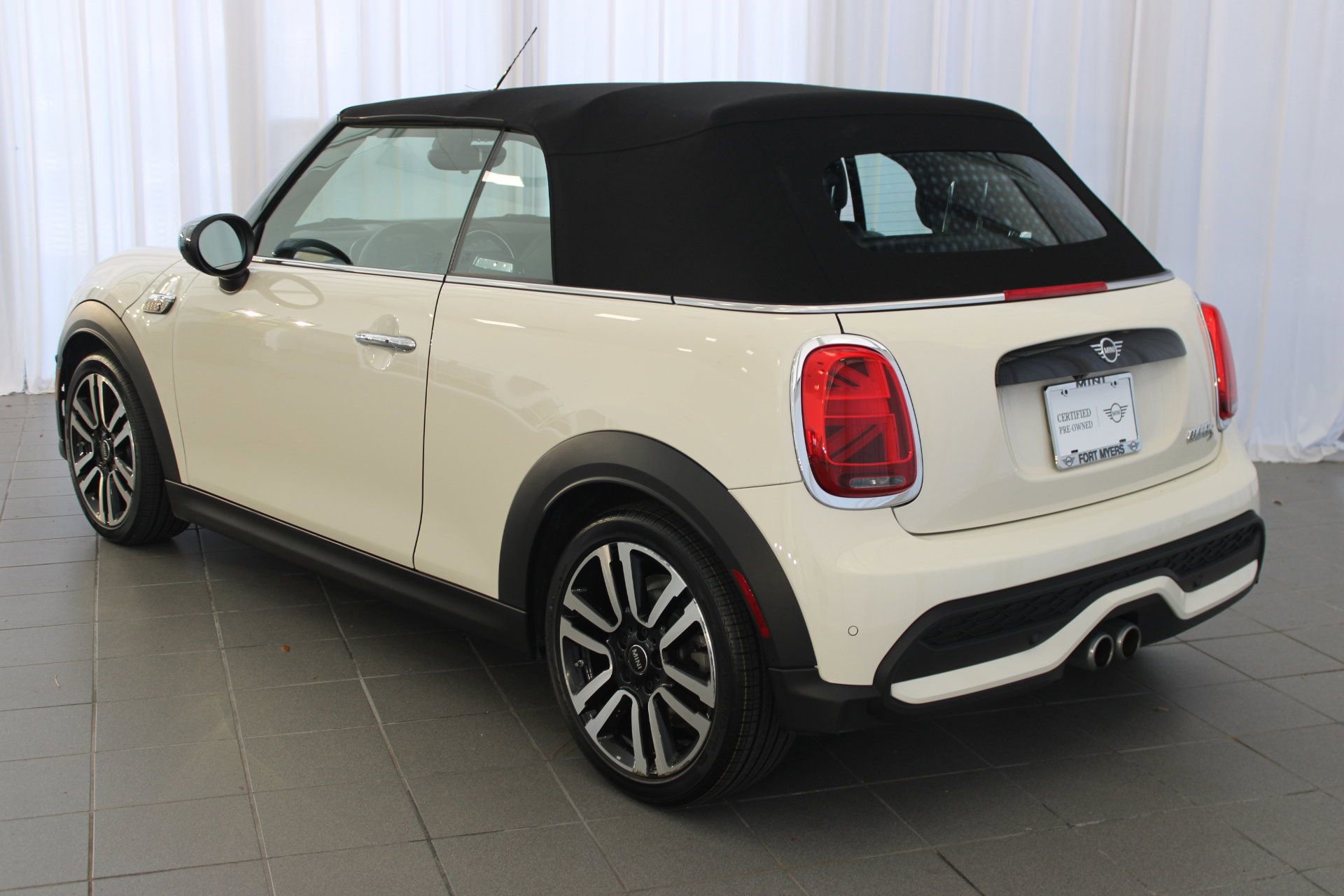 2023 Mini Cooper Convertible S photo 3