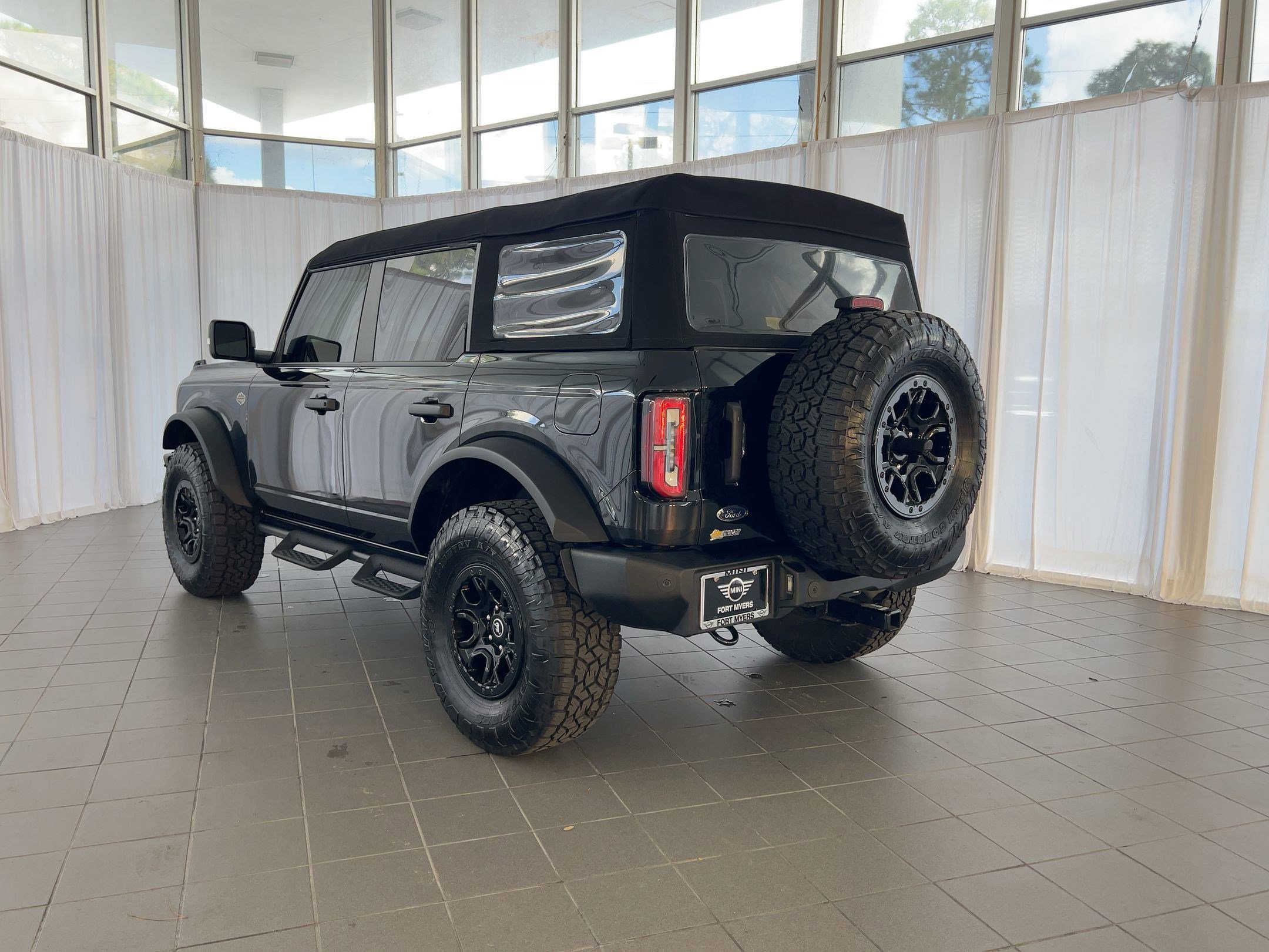 2024 Ford Bronco Wildtrak photo 3