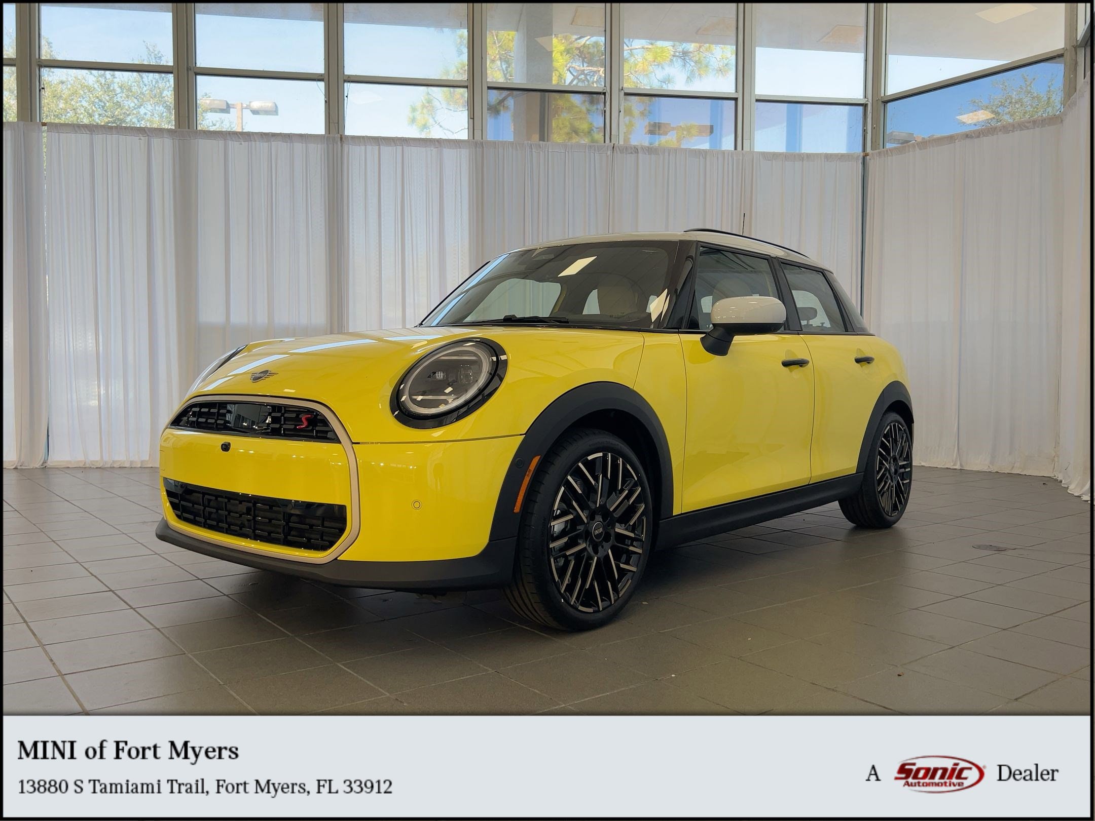 2026 MINI Hardtop 4 Door S's photo