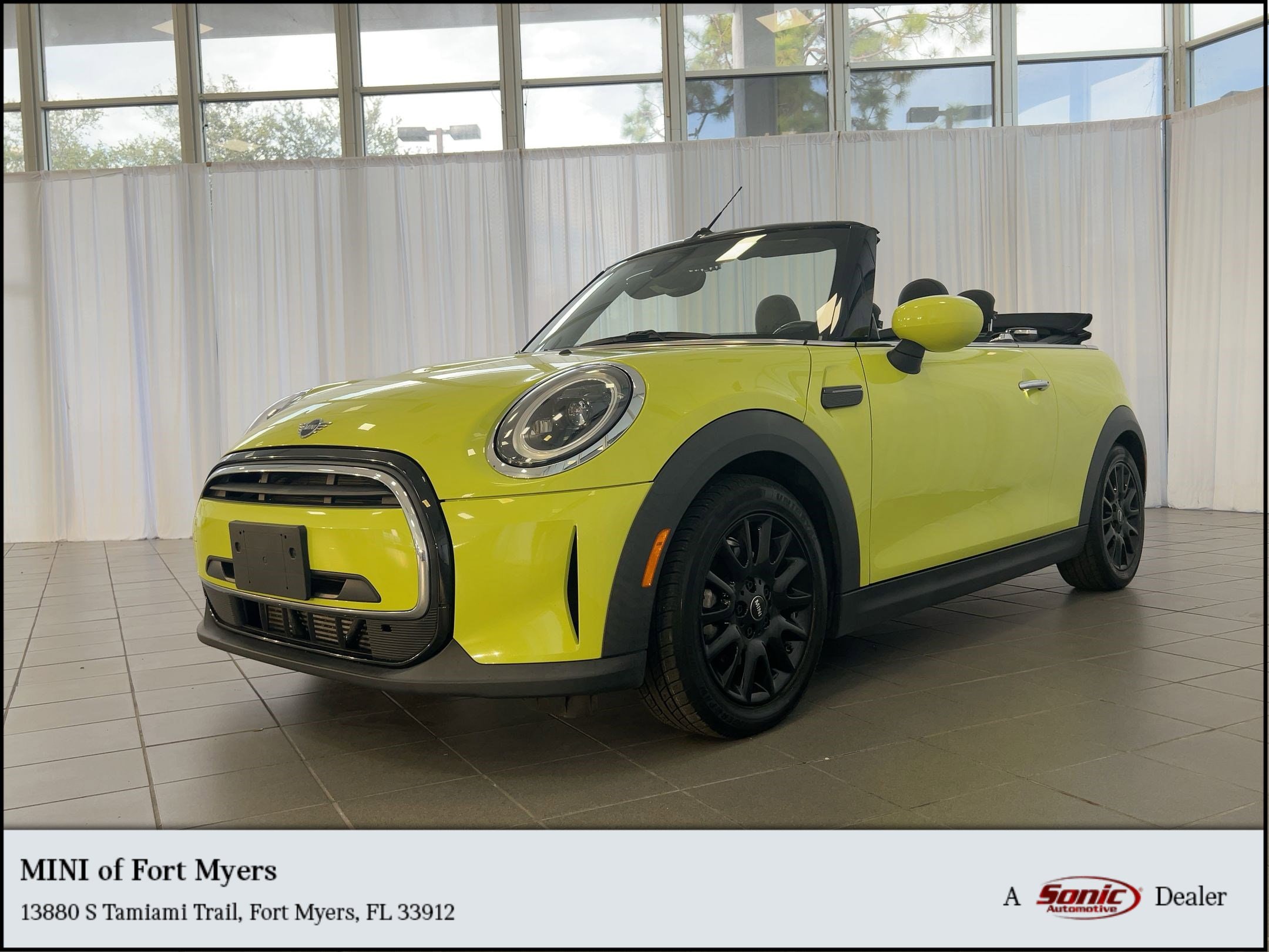 2022 MINI Convertible Base's photo