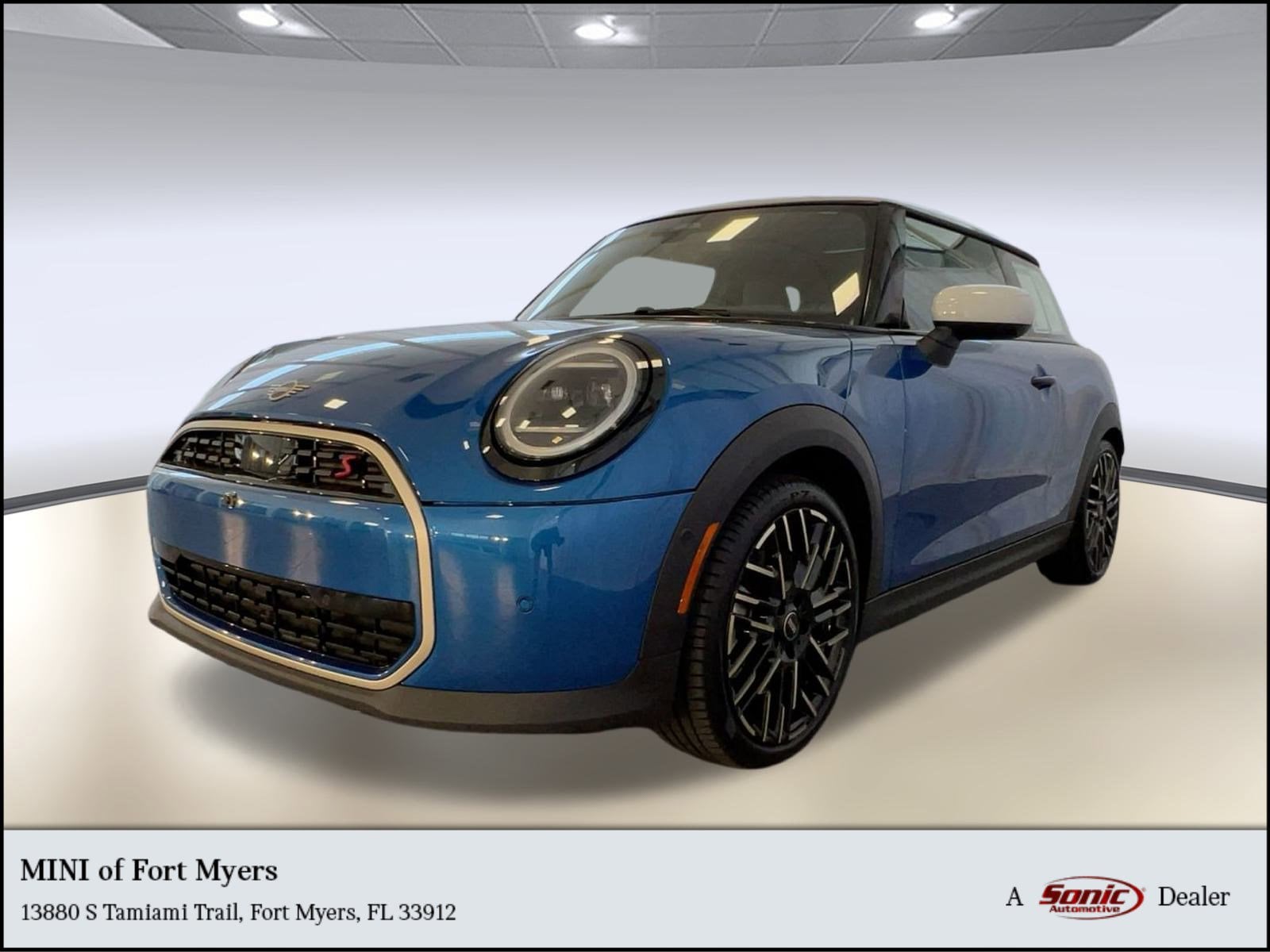 2025 MINI Hardtop 2 Door S's photo