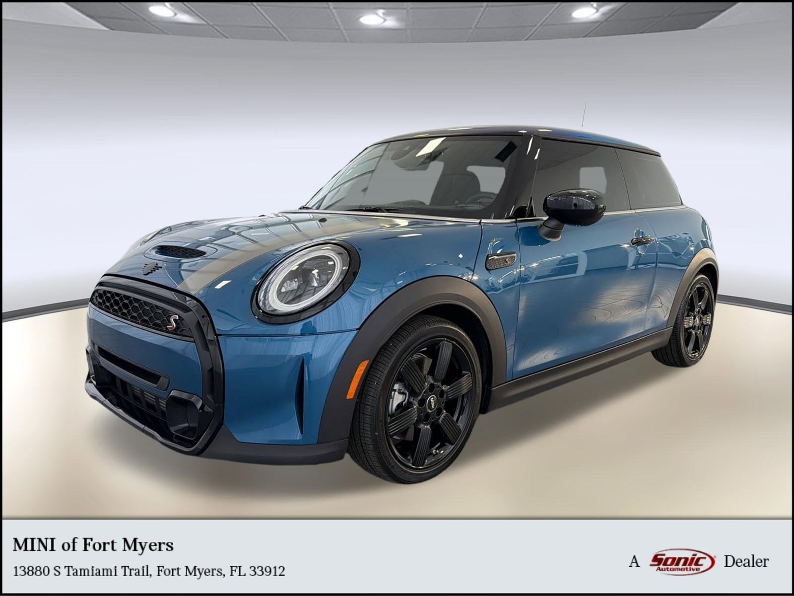 2024 MINI Hardtop Cooper S's photo