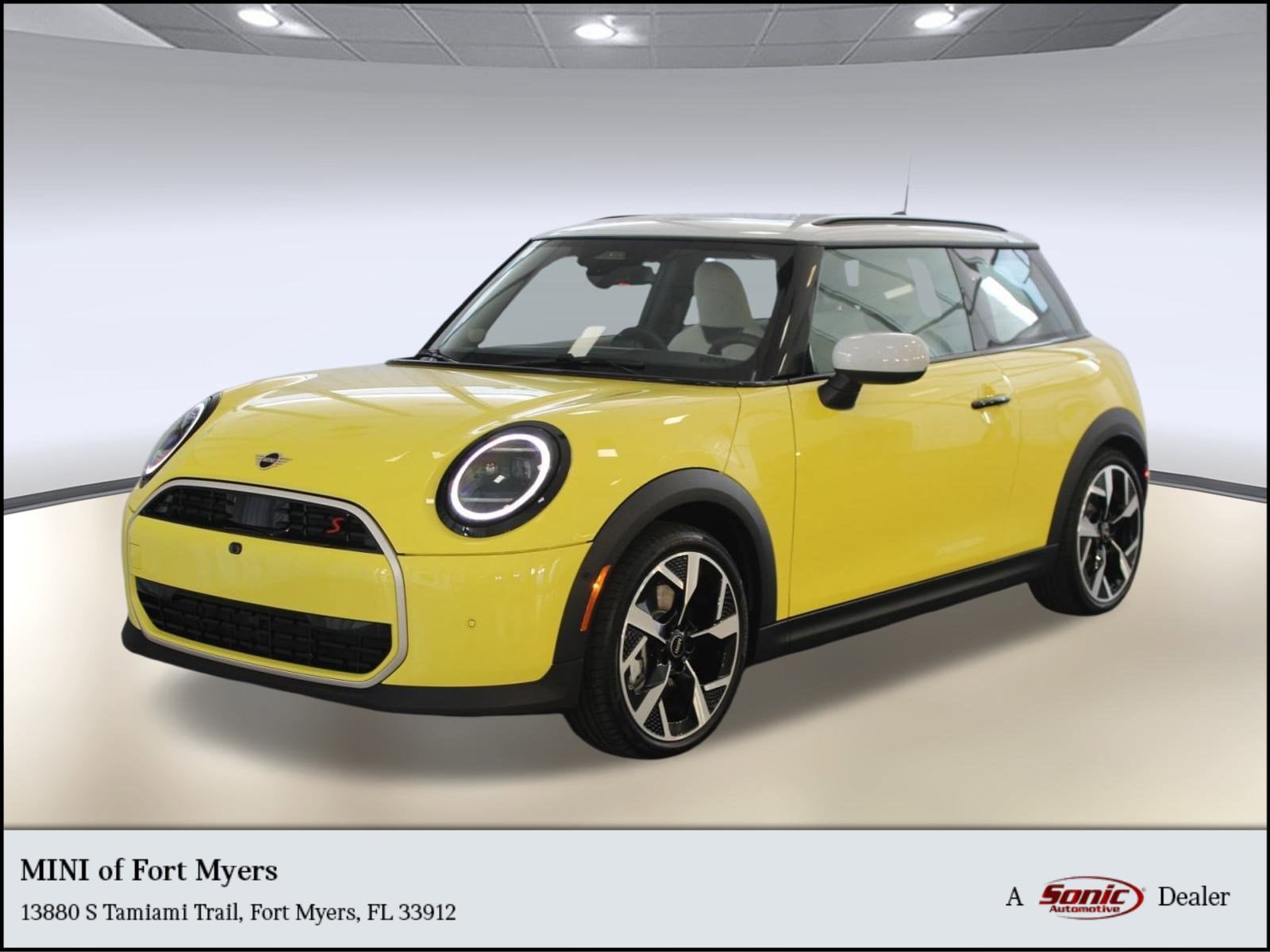 2026 MINI Hardtop Cooper S's photo