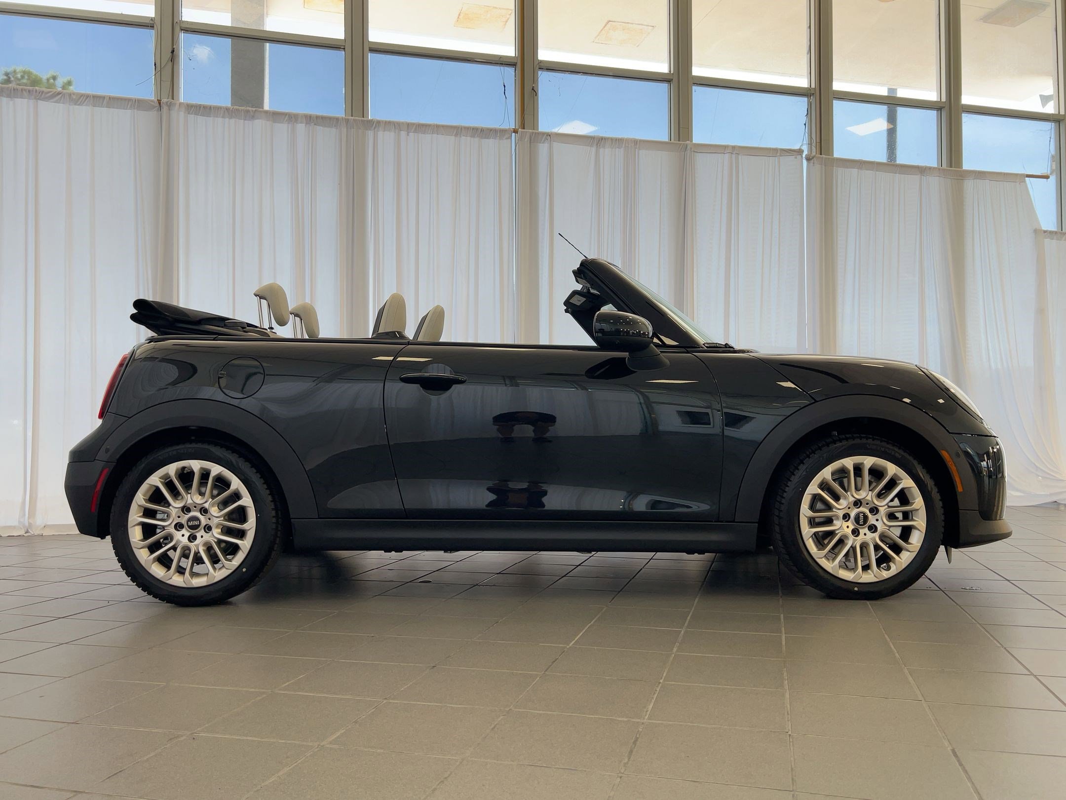 2026 MINI Convertible S - Photo 8