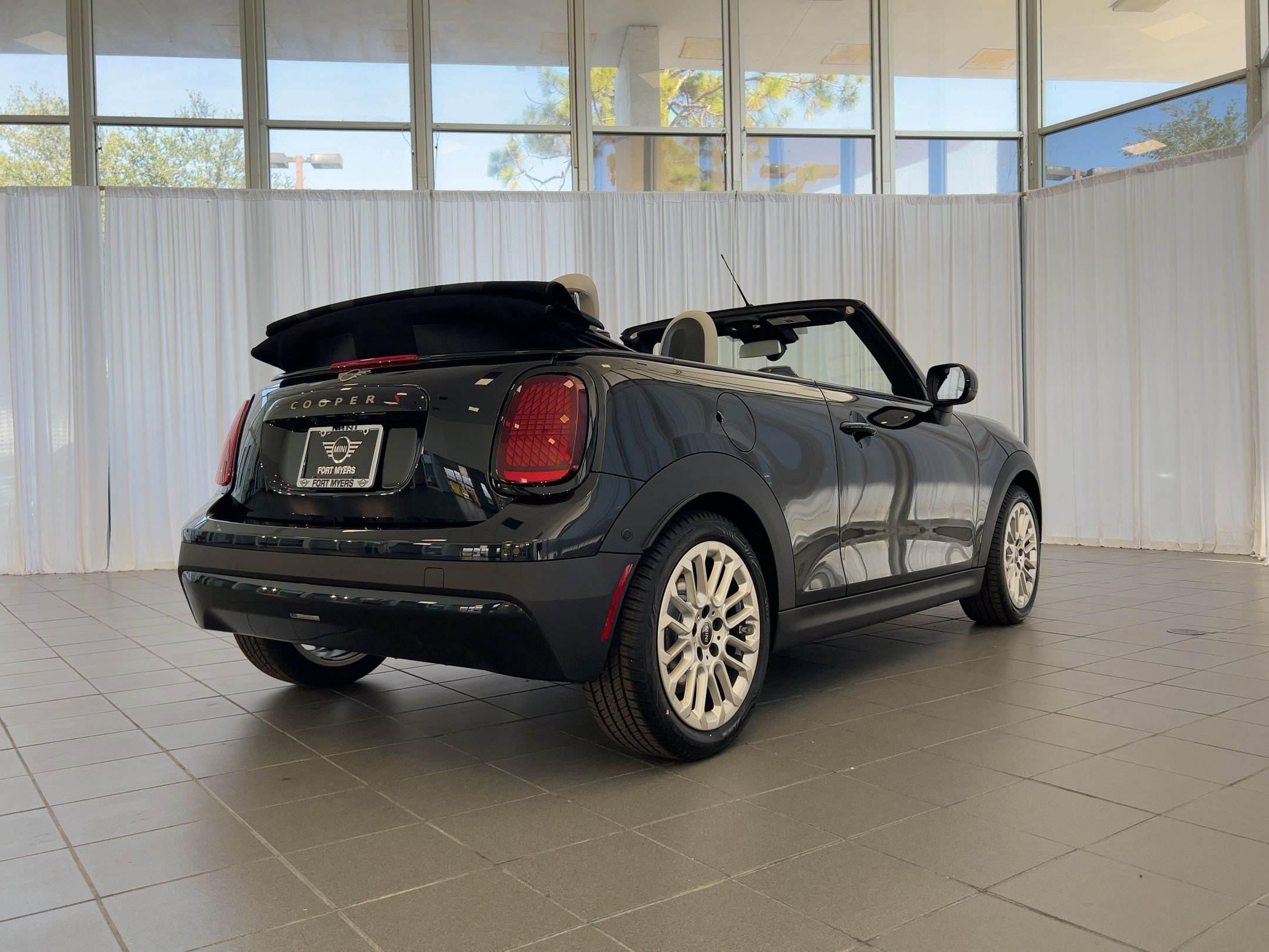 2026 MINI Convertible S - Photo 9