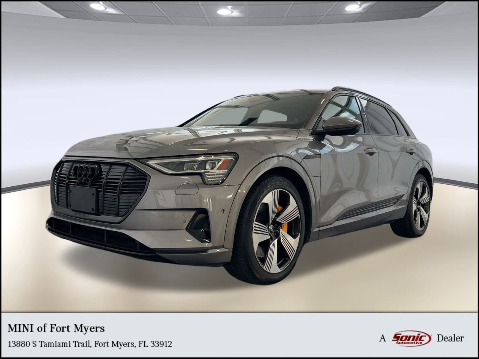 2022 Audi e-tron Premium Plus