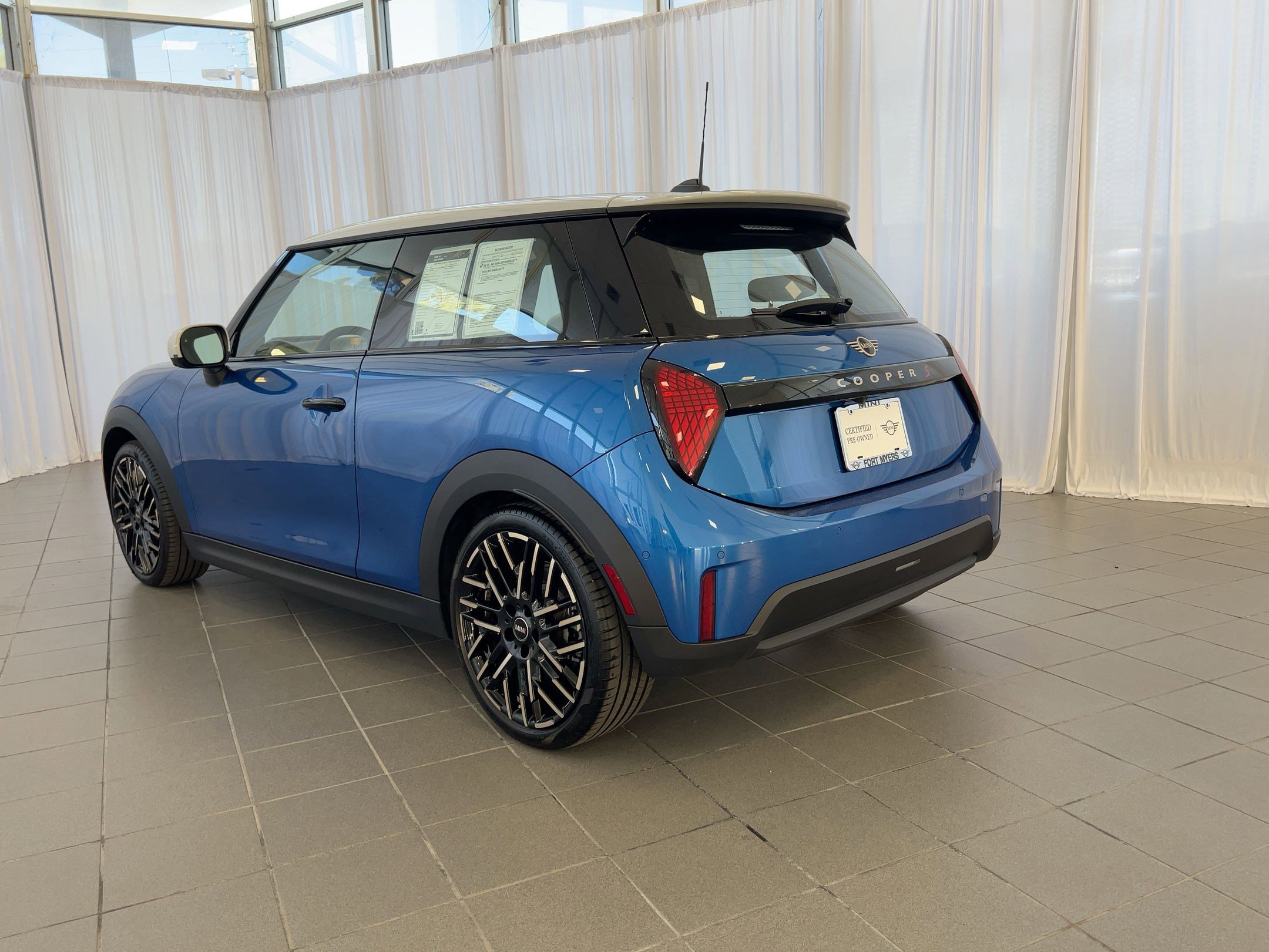 2025 Mini Cooper 2 Door Hardtop S Iconic photo 3