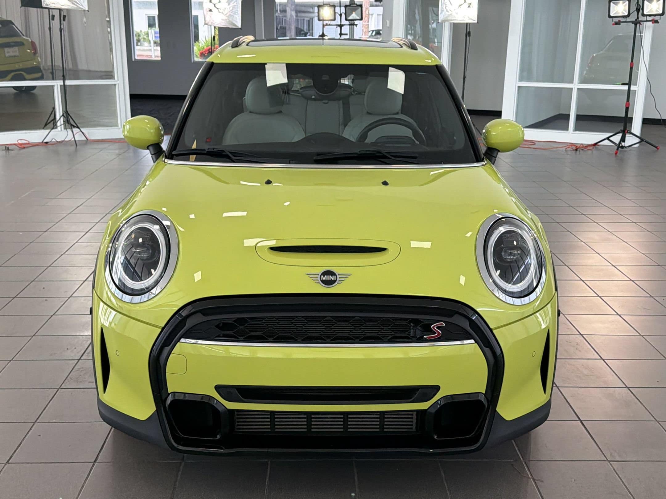 2024 MINI Hardtop 4 Door S | CarEdge | CarEdge