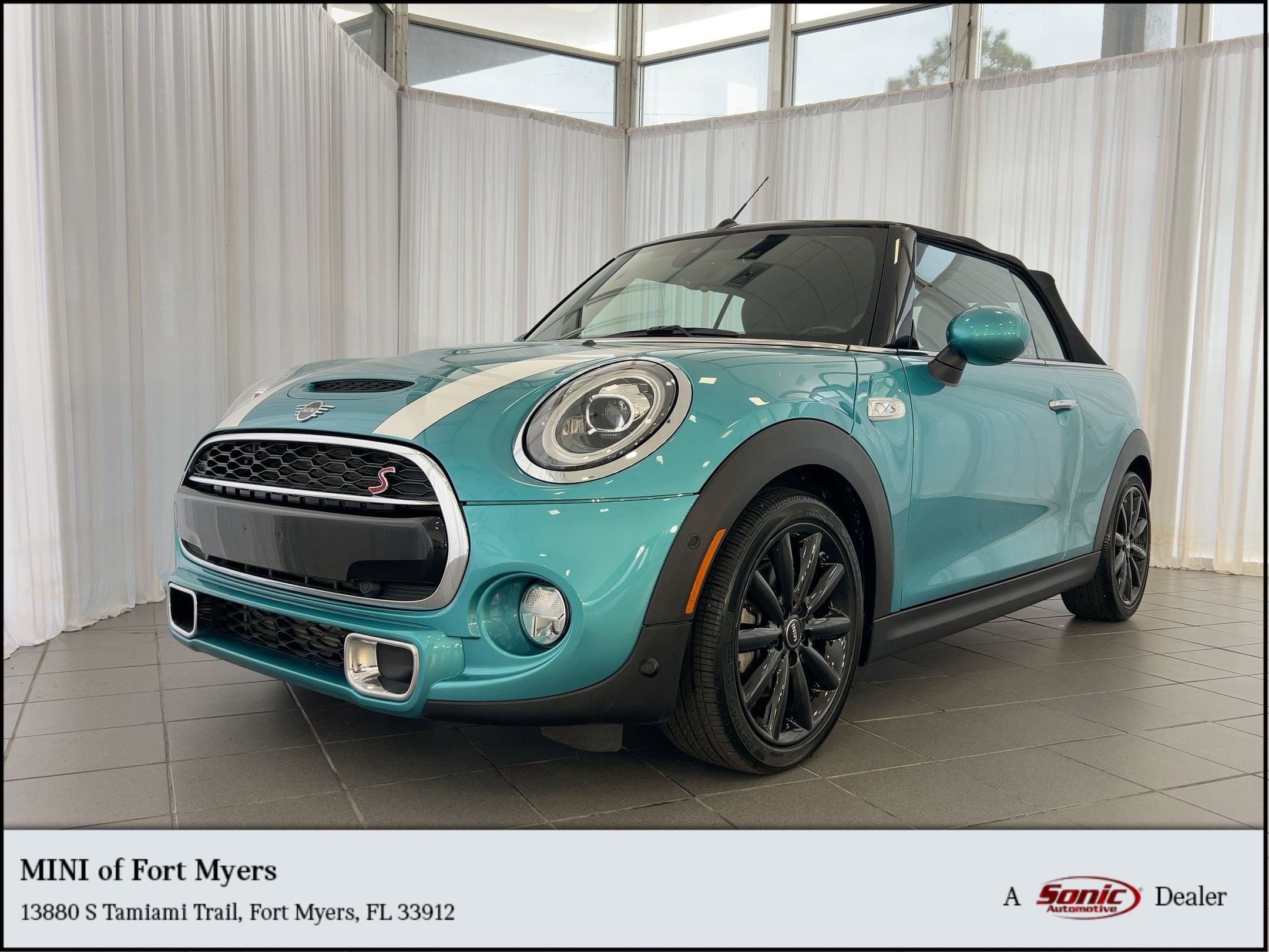 2019 MINI Convertible S's photo