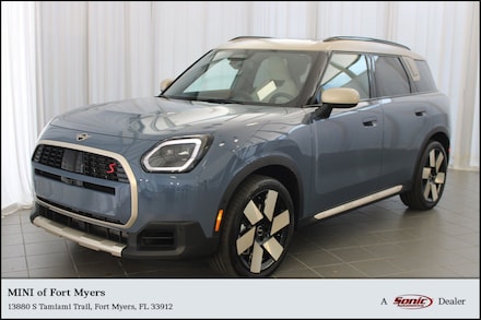 2025 MINI Countryman Iconic SUV