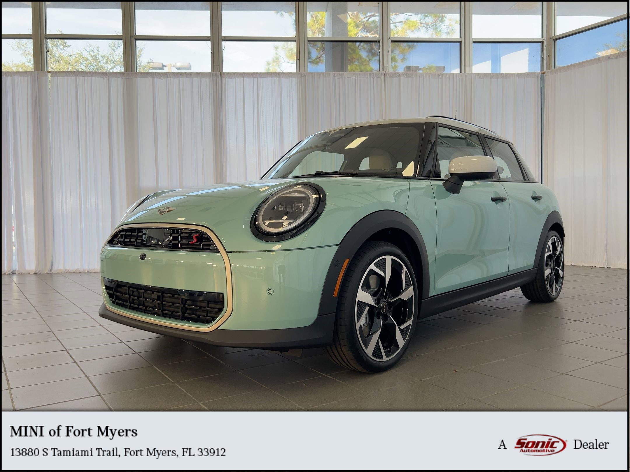 2026 MINI Hardtop 4 Door S's photo