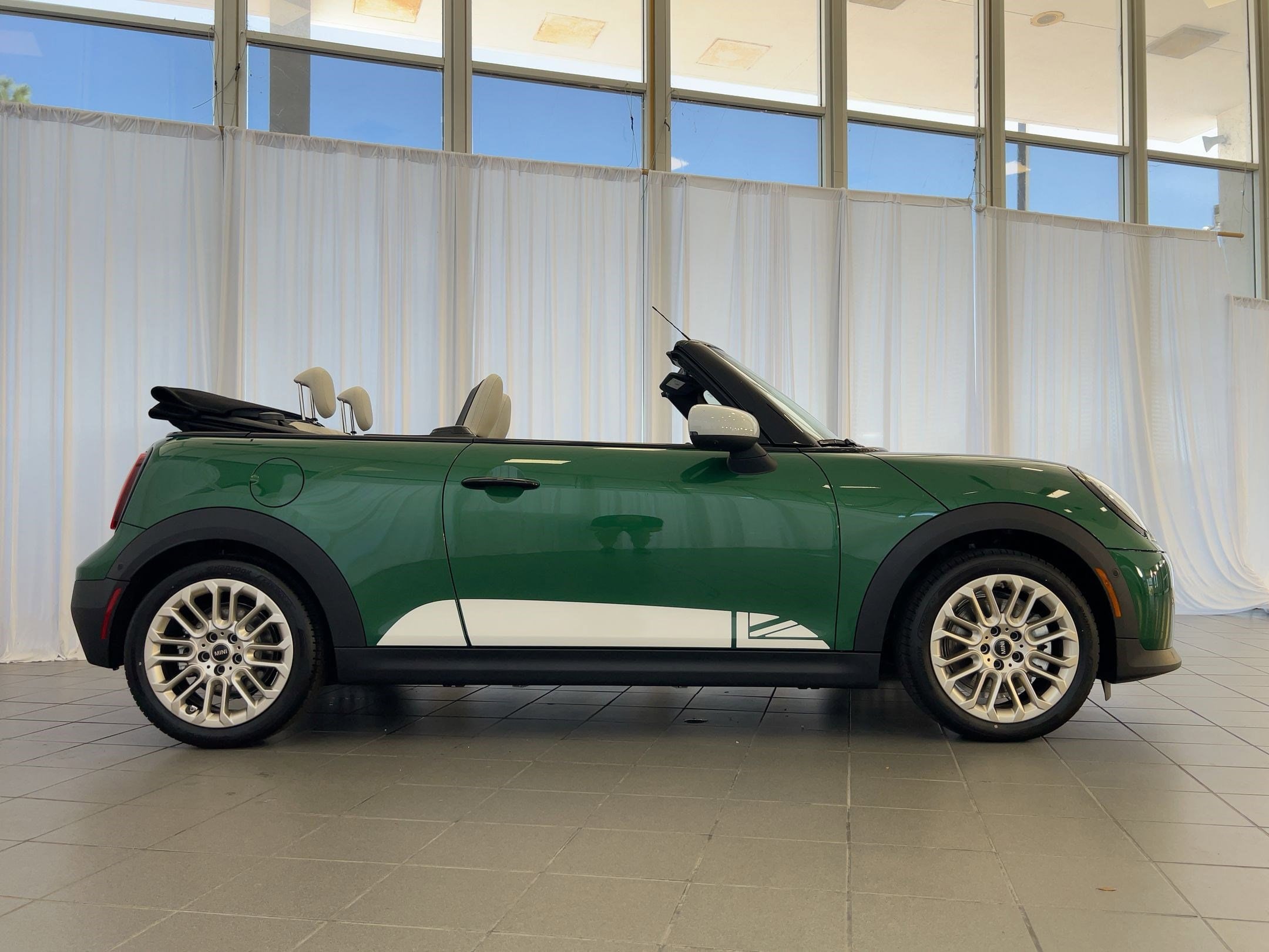 2026 MINI Convertible S - Photo 8