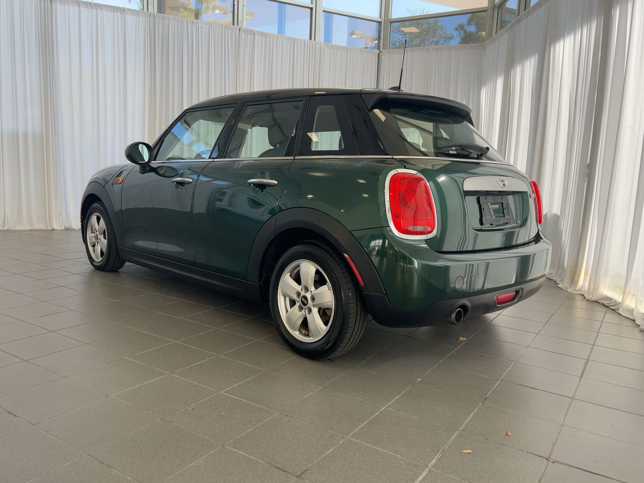 2015 Mini Cooper 4 Door Hardtop photo 3