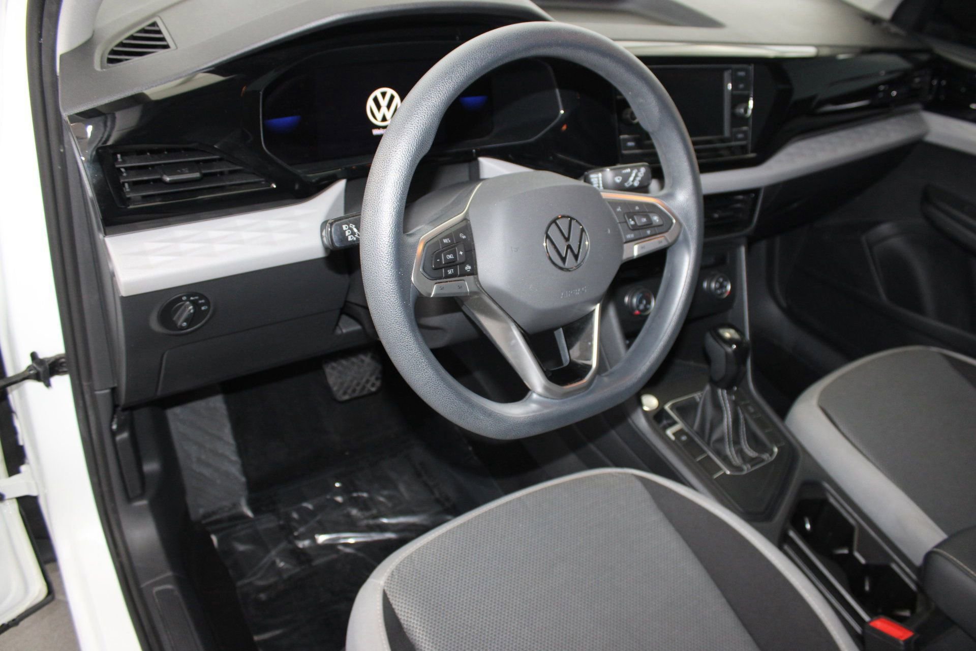 2022 Volkswagen Taos S photo 4
