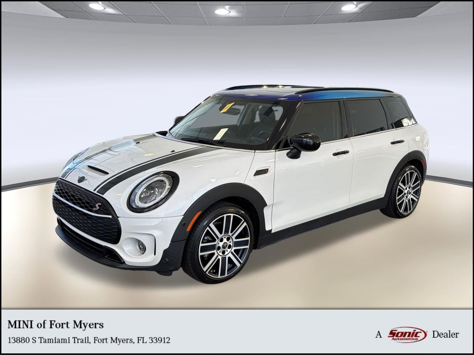2023 MINI Clubman Cooper S's photo