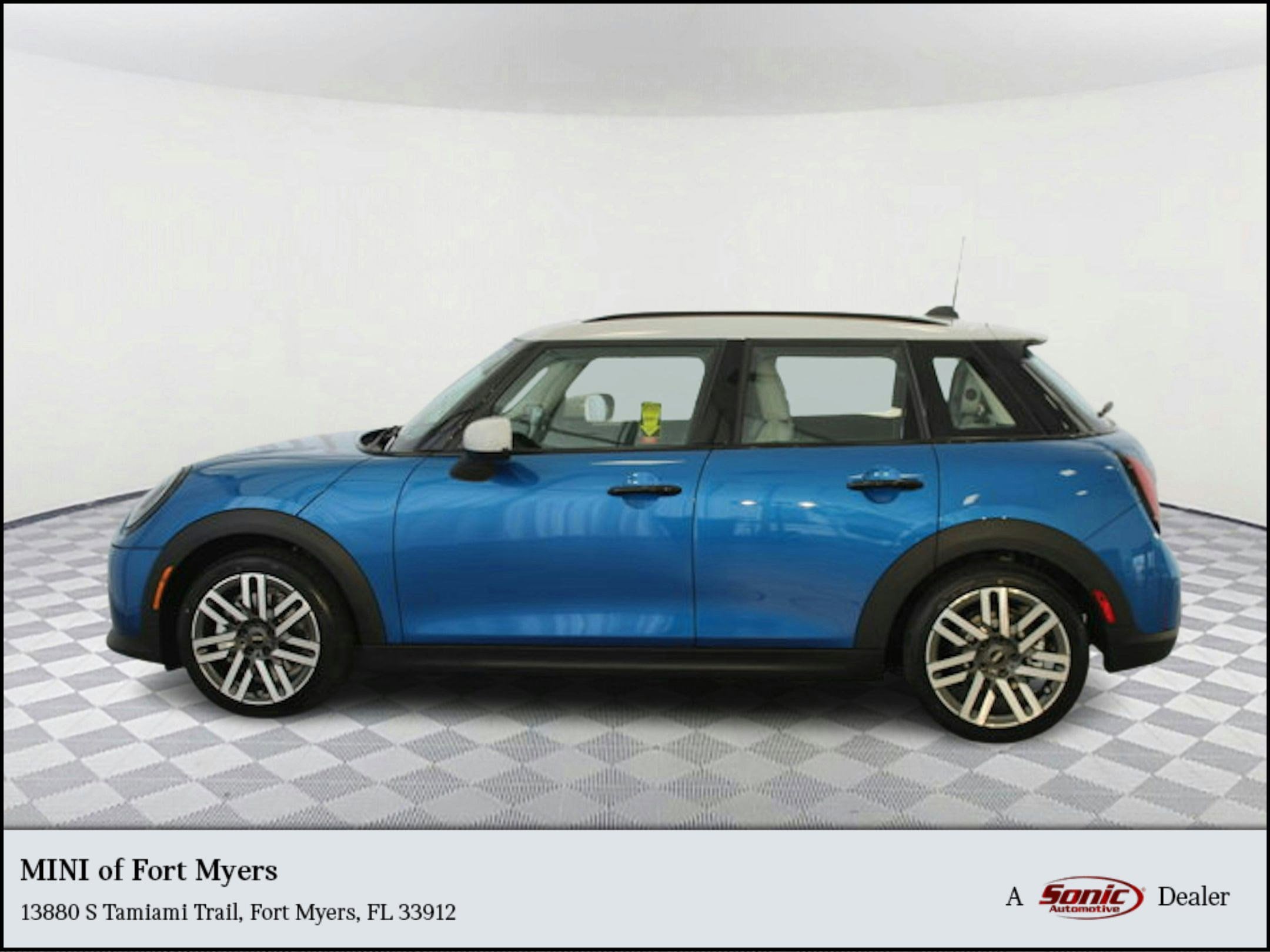 2025 MINI Hardtop 4 Door Signature Plus