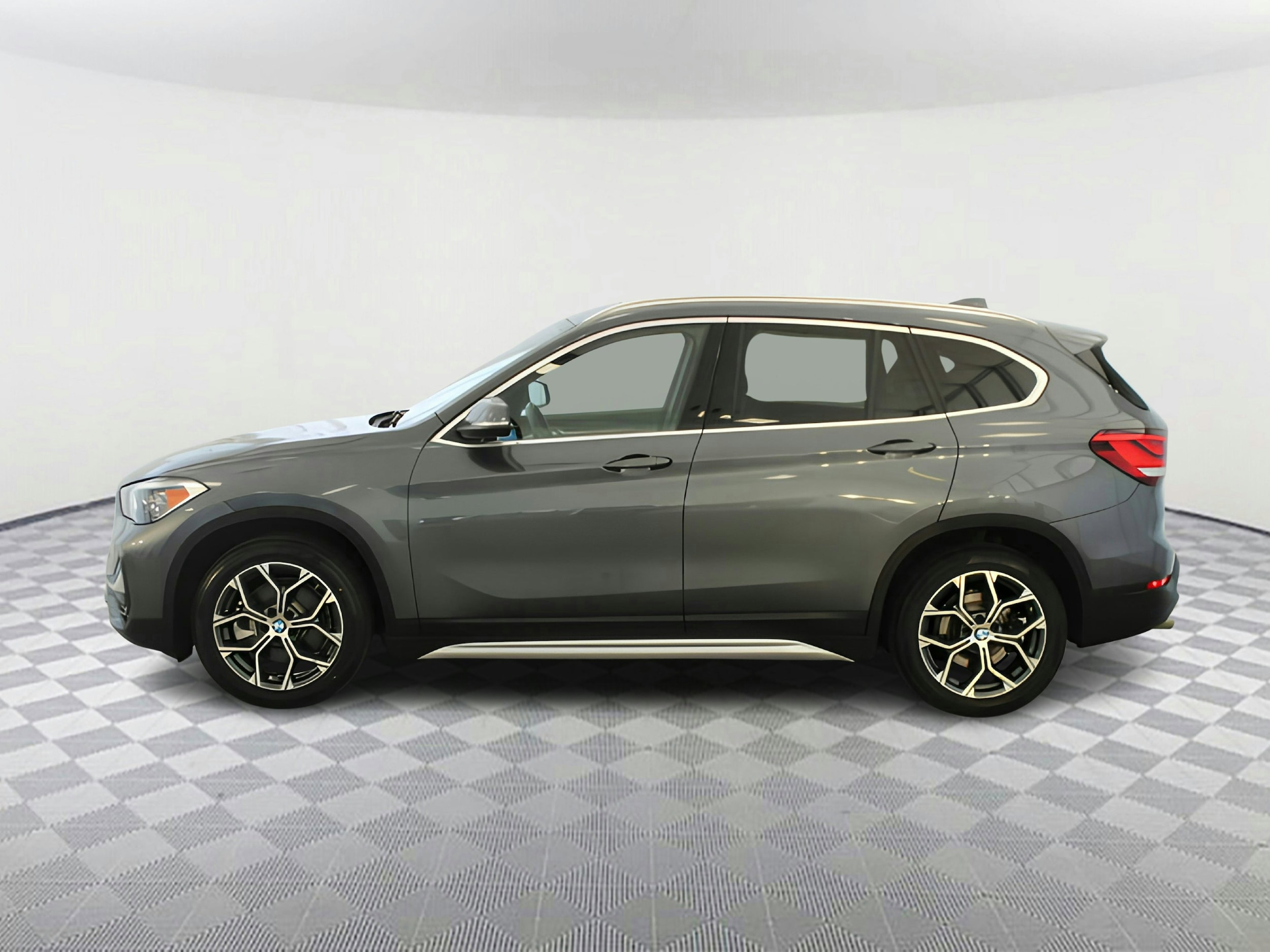 Used 2022 BMW X1 28i with VIN WBXJG9C05N5U73261 for sale in Fort Myers, FL