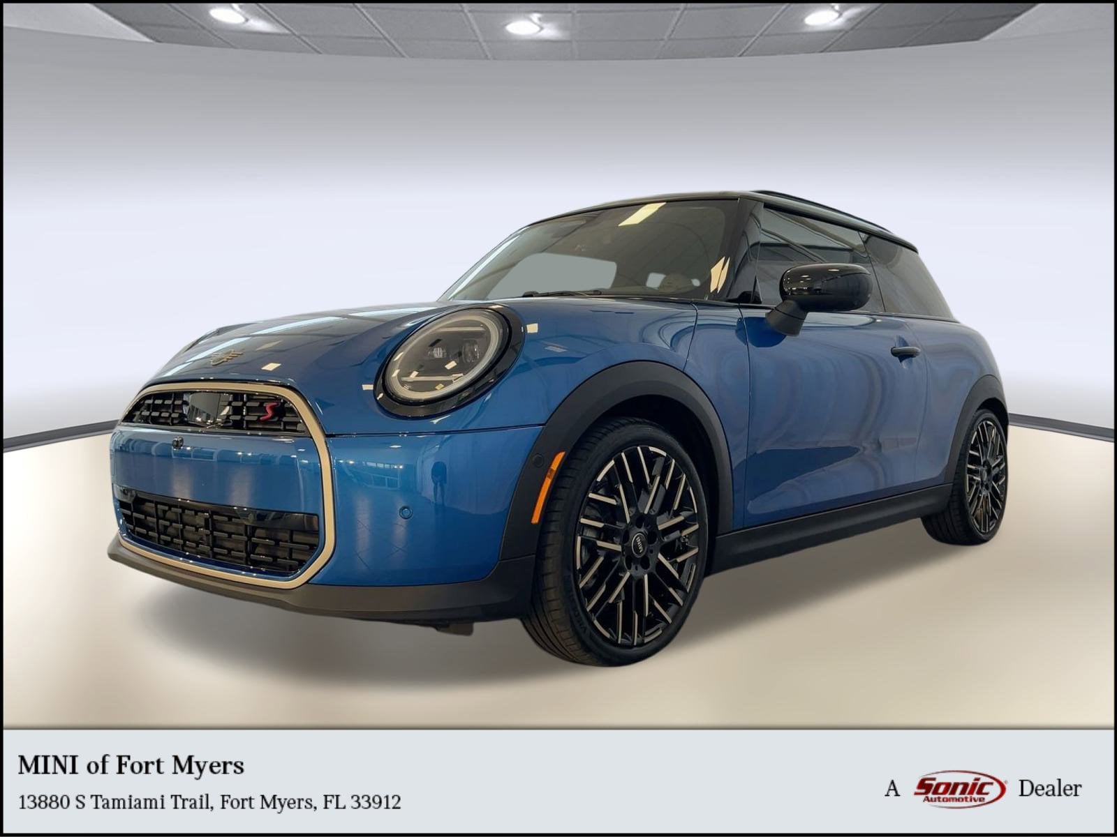 2025 MINI Hardtop 2 Door S's photo