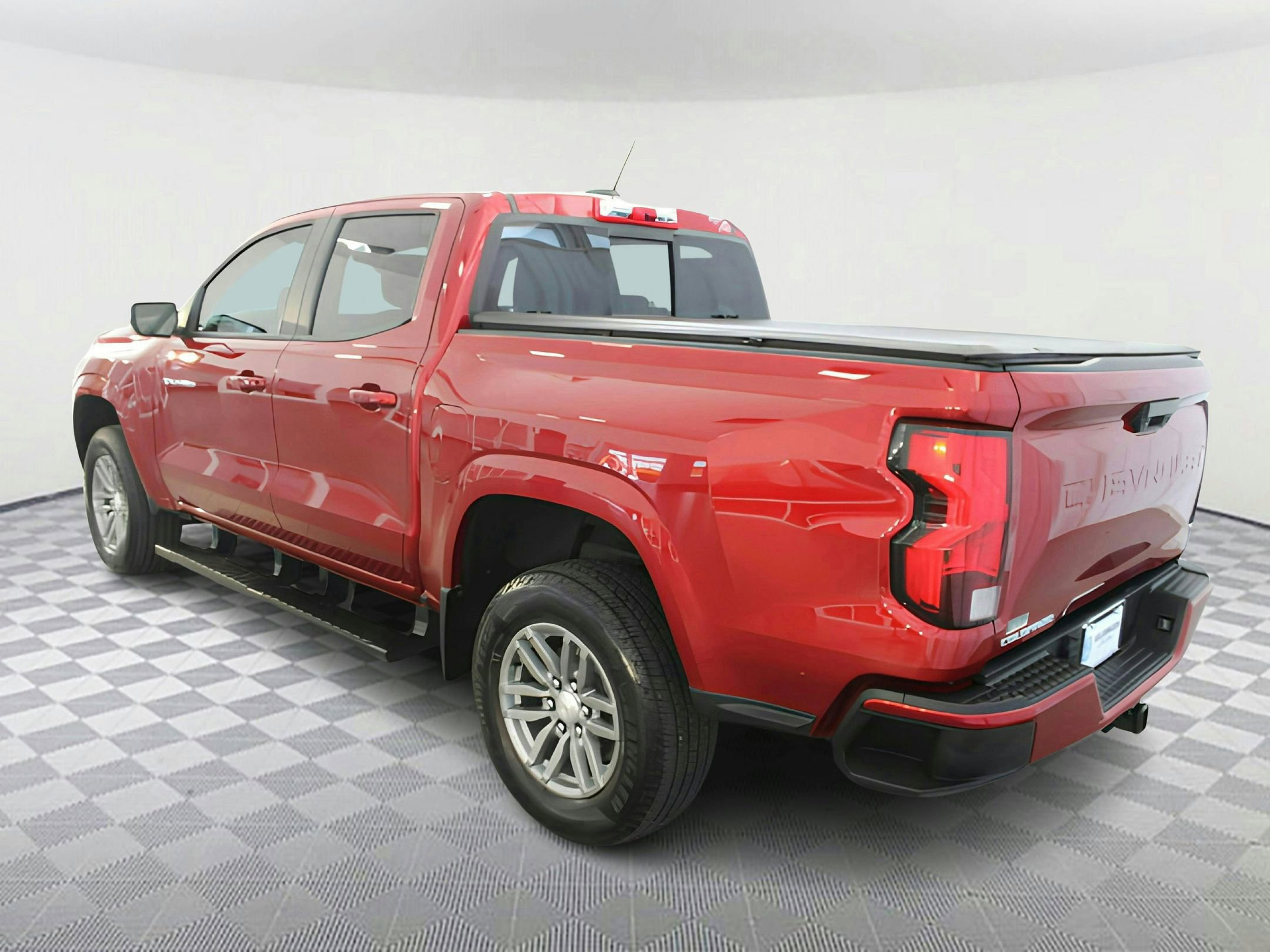 2023 Chevrolet Colorado LT photo 2