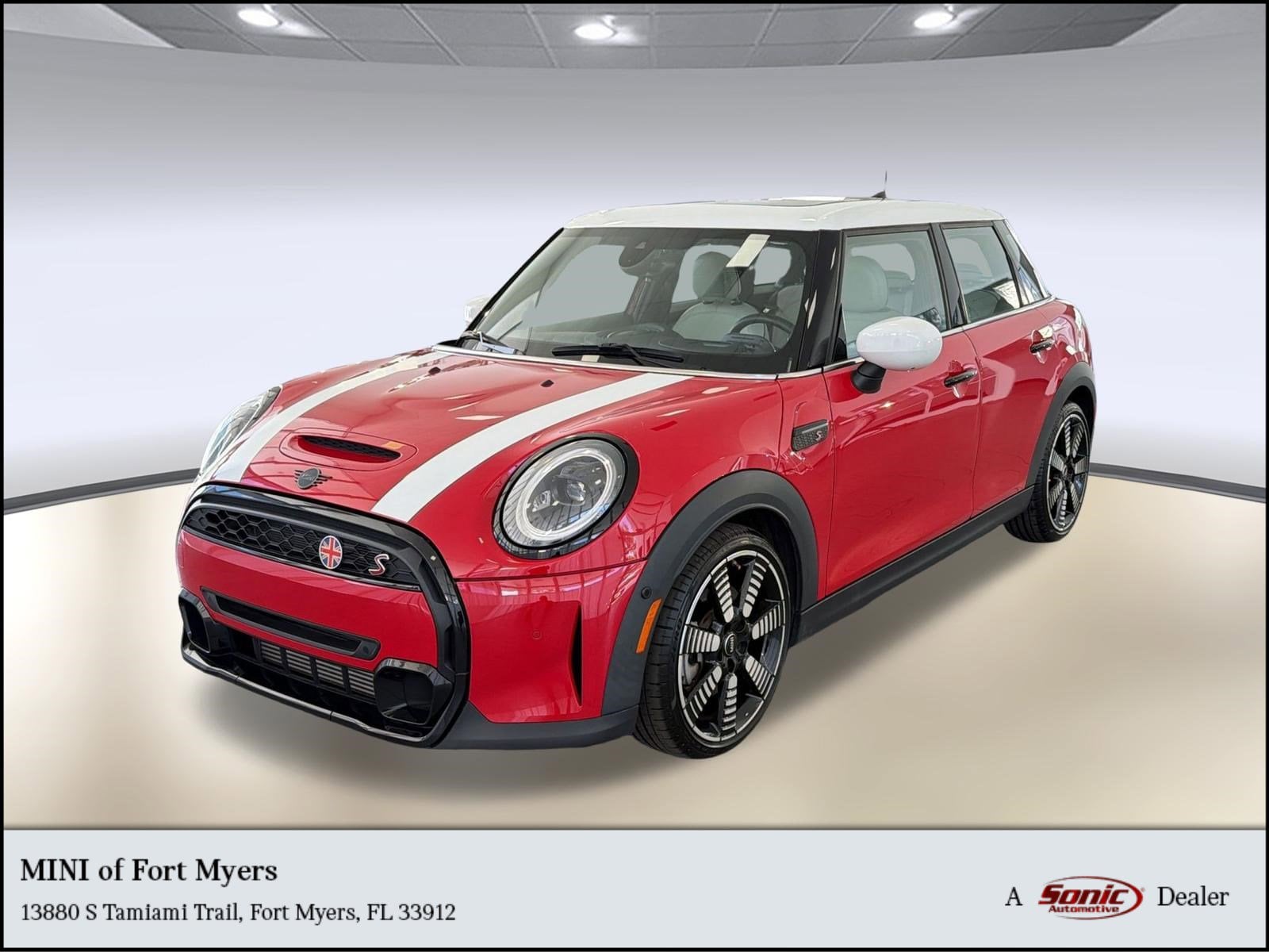 2024 MINI Hardtop 4 Door
